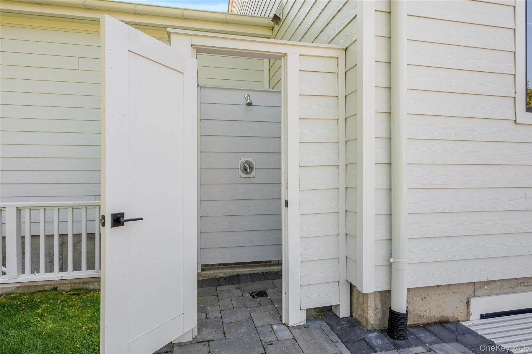 660 Sutton Place, Southold, NY, 4 Bedrooms Bedrooms, 9 Rooms Rooms,2 BathroomsBathrooms,Residential,For Rent,Sutton,0,970247 660 Sutton Place, Southold, NY, 4 Bedrooms Bedrooms, 9 Rooms Rooms,2 BathroomsBathrooms,Residential,For Rent,Sutton,0,970247