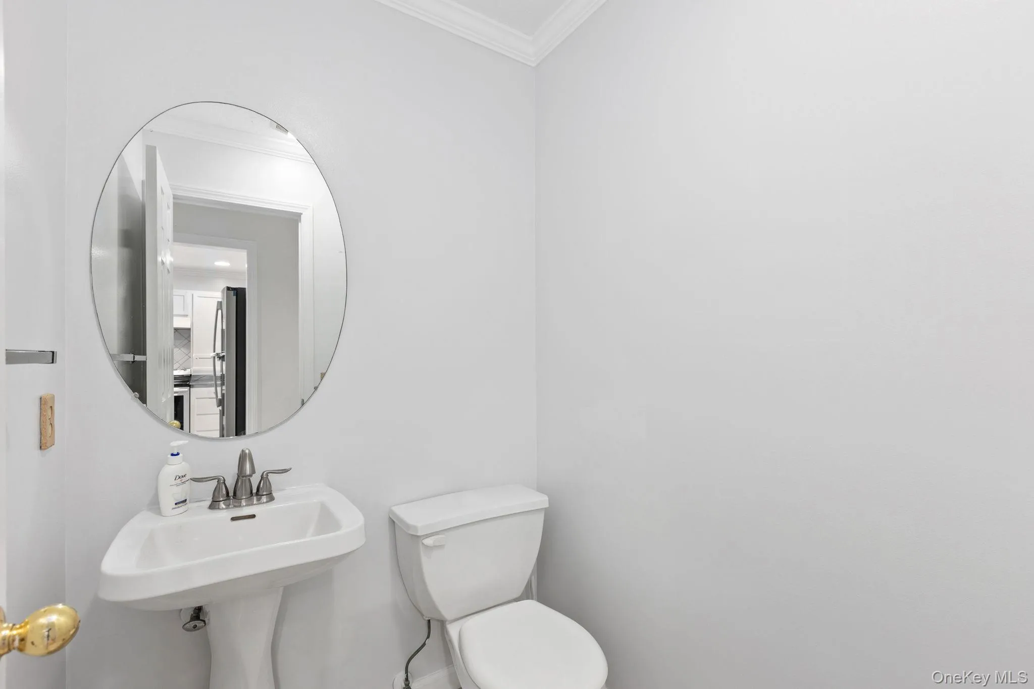 Half bath on main level Half bath on main level