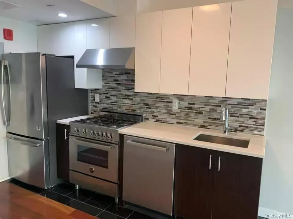 142-38 37th Avenue, New York, NY, 1 Bedroom Bedrooms, 3 Rooms Rooms,1 BathroomBathrooms,Residential Sale,For Rent,37th,0,970298 142-38 37th Avenue, New York, NY, 1 Bedroom Bedrooms, 3 Rooms Rooms,1 BathroomBathrooms,Residential Sale,For Rent,37th,0,970298