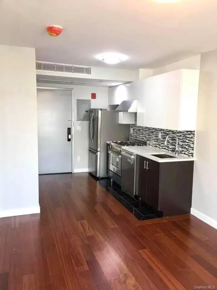 142-38 37th Avenue, New York, NY, 1 Bedroom Bedrooms, 3 Rooms Rooms,1 BathroomBathrooms,Residential Sale,For Rent,37th,0,970298 142-38 37th Avenue, New York, NY, 1 Bedroom Bedrooms, 3 Rooms Rooms,1 BathroomBathrooms,Residential Sale,For Rent,37th,0,970298
