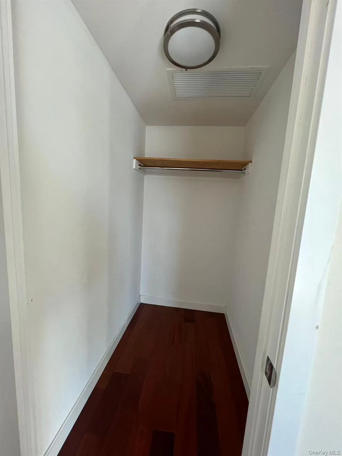 142-38 37th Avenue, New York, NY, 1 Bedroom Bedrooms, 3 Rooms Rooms,1 BathroomBathrooms,Residential Sale,For Rent,37th,0,970298 142-38 37th Avenue, New York, NY, 1 Bedroom Bedrooms, 3 Rooms Rooms,1 BathroomBathrooms,Residential Sale,For Rent,37th,0,970298