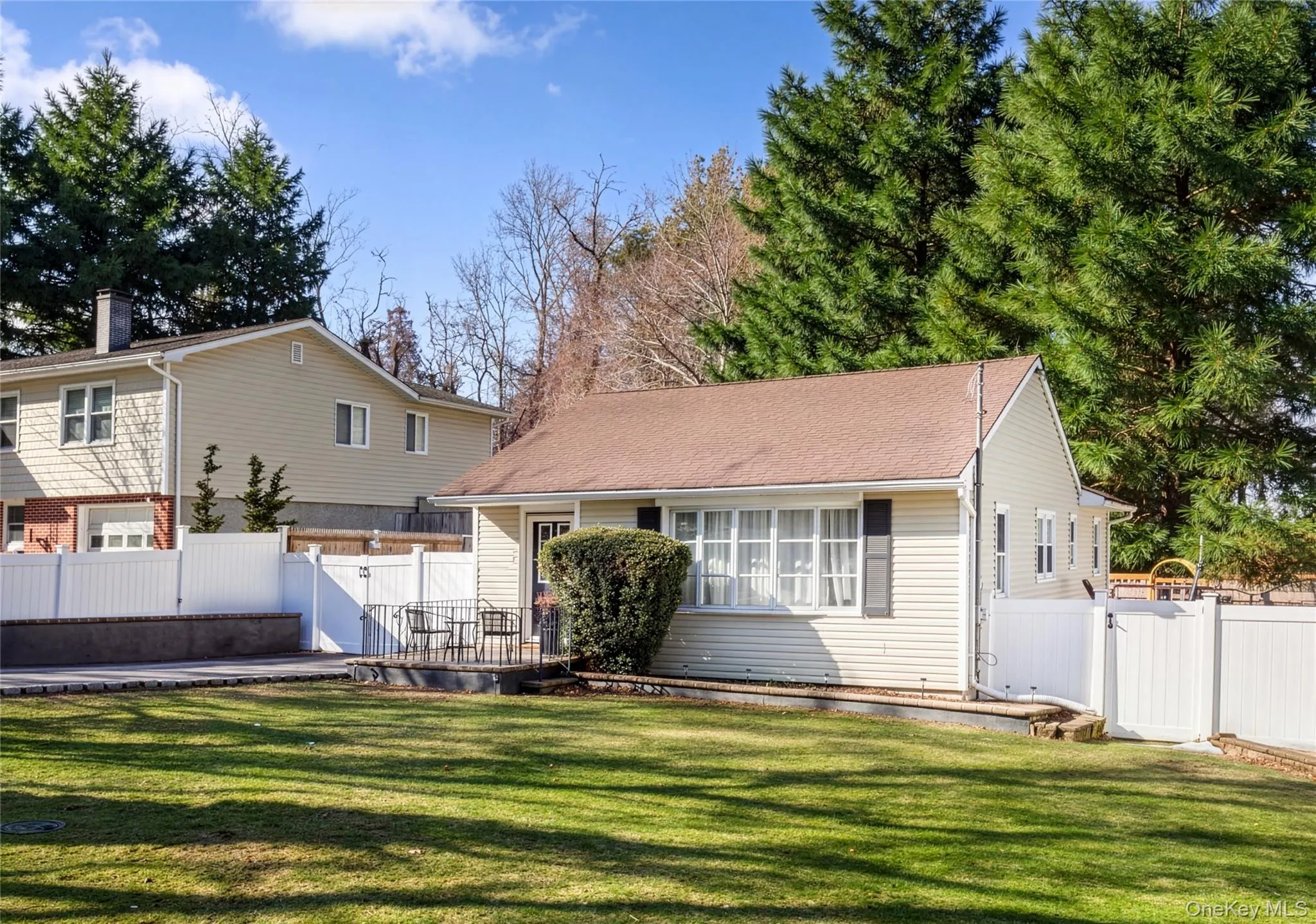 193 Maple Road, Riverhead, NY, 3 Bedrooms Bedrooms, 6 Rooms Rooms,1 BathroomBathrooms,Residential,For Rent,Maple,0,970304 193 Maple Road, Riverhead, NY, 3 Bedrooms Bedrooms, 6 Rooms Rooms,1 BathroomBathrooms,Residential,For Rent,Maple,0,970304