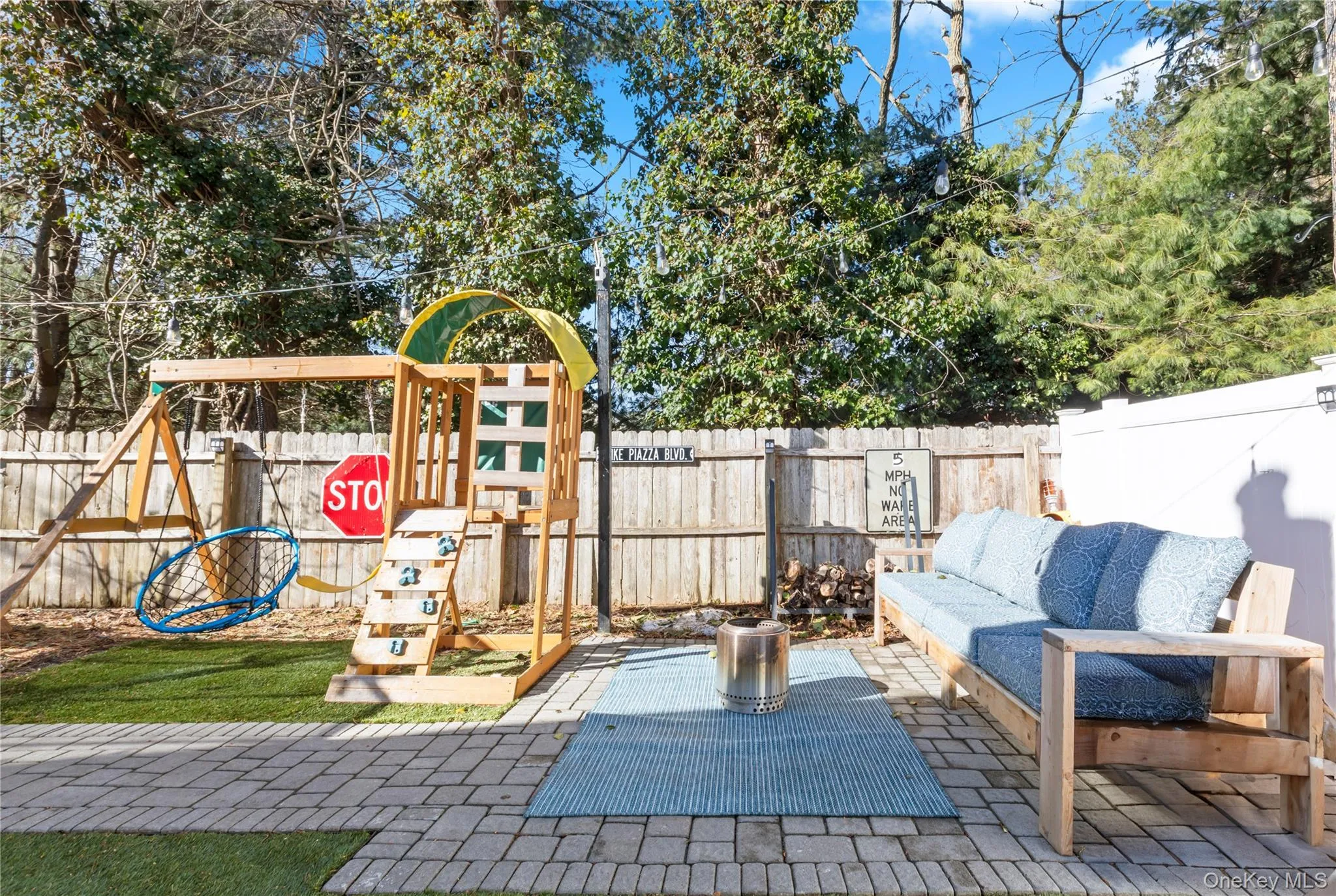 193 Maple Road, Riverhead, NY, 3 Bedrooms Bedrooms, 6 Rooms Rooms,1 BathroomBathrooms,Residential,For Rent,Maple,0,970304 193 Maple Road, Riverhead, NY, 3 Bedrooms Bedrooms, 6 Rooms Rooms,1 BathroomBathrooms,Residential,For Rent,Maple,0,970304