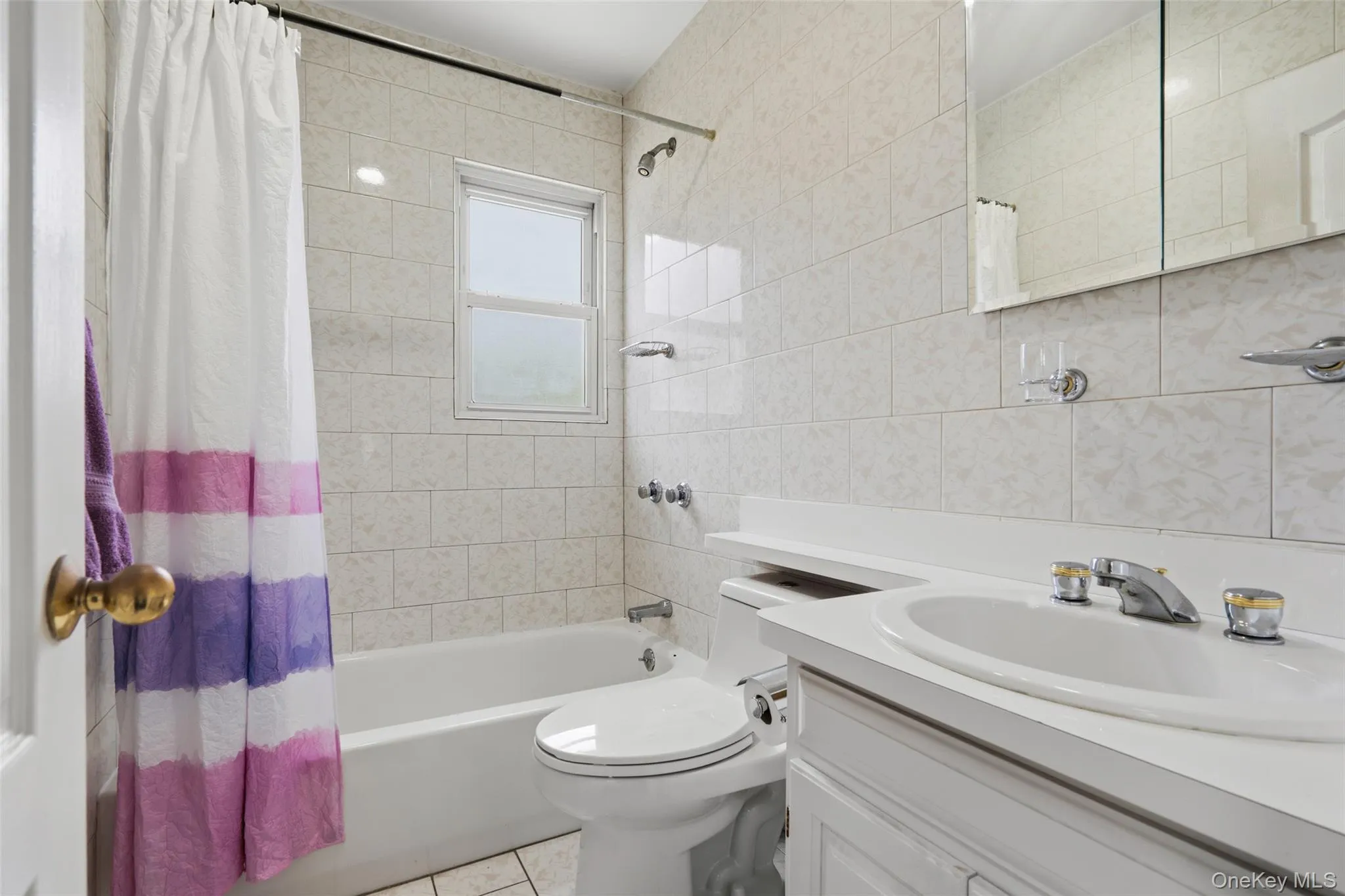 1372 Hollywood Avenue, New York, NY, 3 Bedrooms Bedrooms, 6 Rooms Rooms,1 BathroomBathrooms,Residential,For Rent,Hollywood,0,970366 1372 Hollywood Avenue, New York, NY, 3 Bedrooms Bedrooms, 6 Rooms Rooms,1 BathroomBathrooms,Residential,For Rent,Hollywood,0,970366