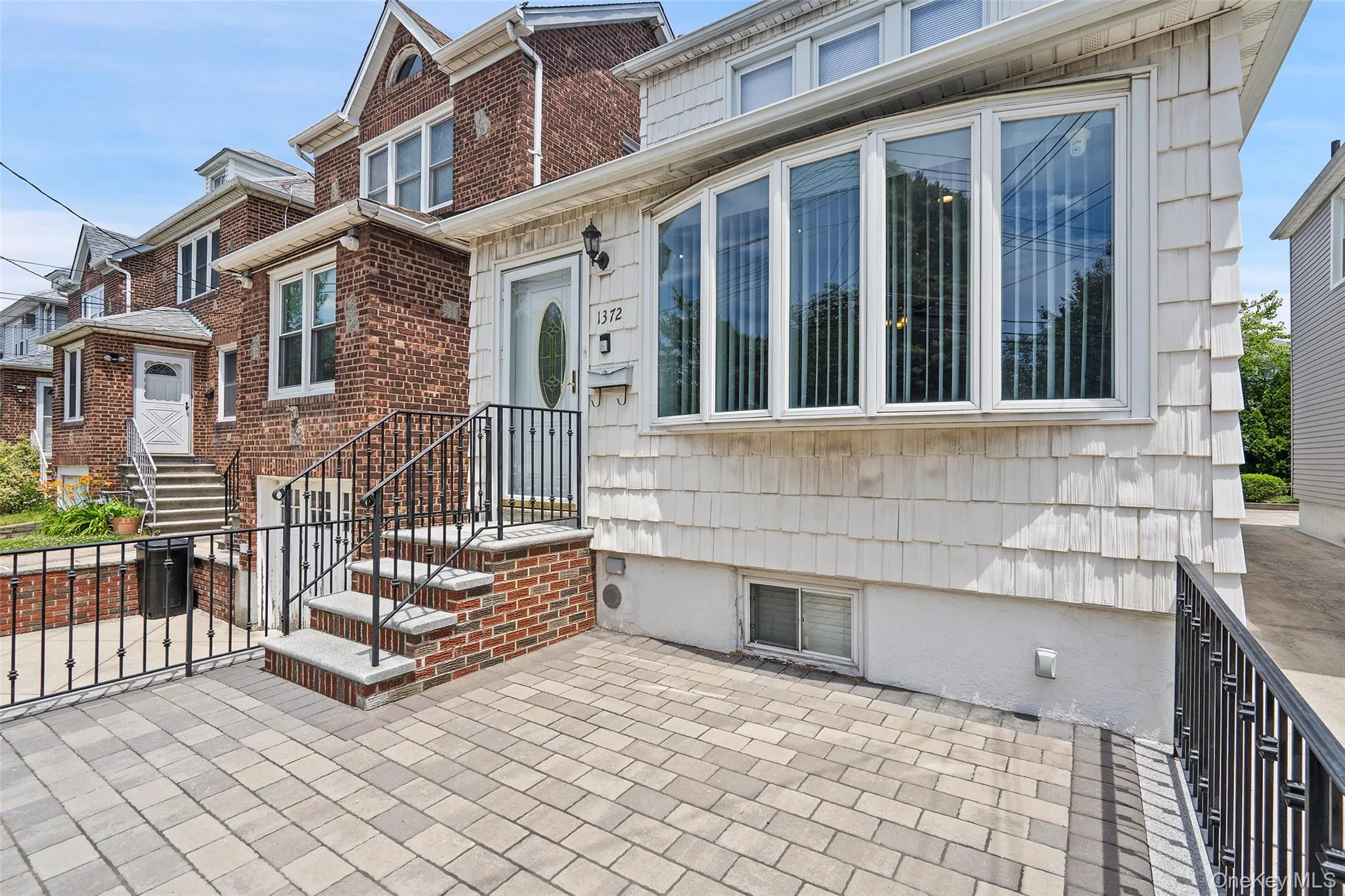 1372 Hollywood Avenue, New York, NY, 3 Bedrooms Bedrooms, 6 Rooms Rooms,1 BathroomBathrooms,Residential,For Rent,Hollywood,0,970366 1372 Hollywood Avenue, New York, NY, 3 Bedrooms Bedrooms, 6 Rooms Rooms,1 BathroomBathrooms,Residential,For Rent,Hollywood,0,970366