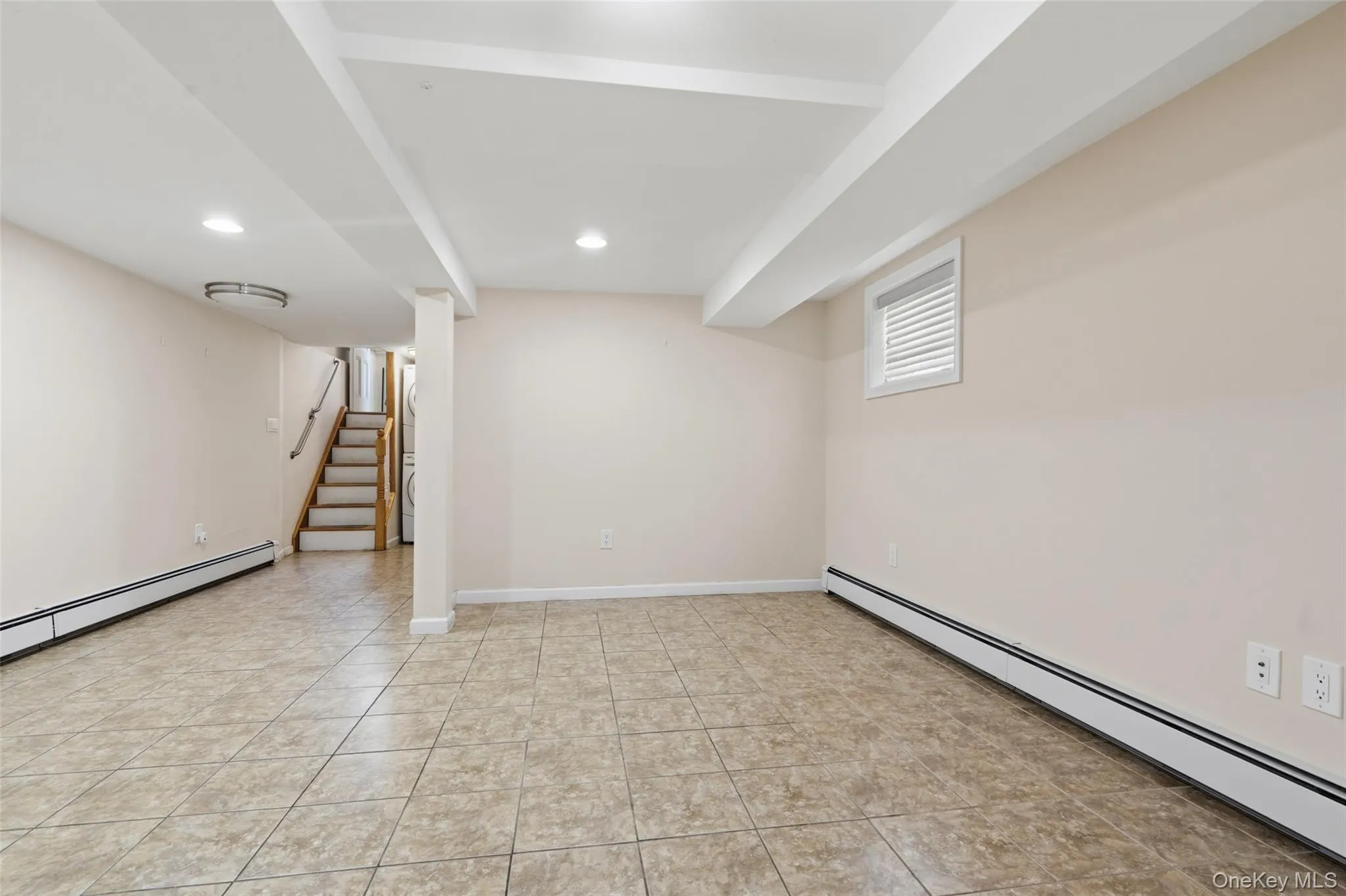1372 Hollywood Avenue, New York, NY, 3 Bedrooms Bedrooms, 6 Rooms Rooms,1 BathroomBathrooms,Residential,For Rent,Hollywood,0,970366 1372 Hollywood Avenue, New York, NY, 3 Bedrooms Bedrooms, 6 Rooms Rooms,1 BathroomBathrooms,Residential,For Rent,Hollywood,0,970366