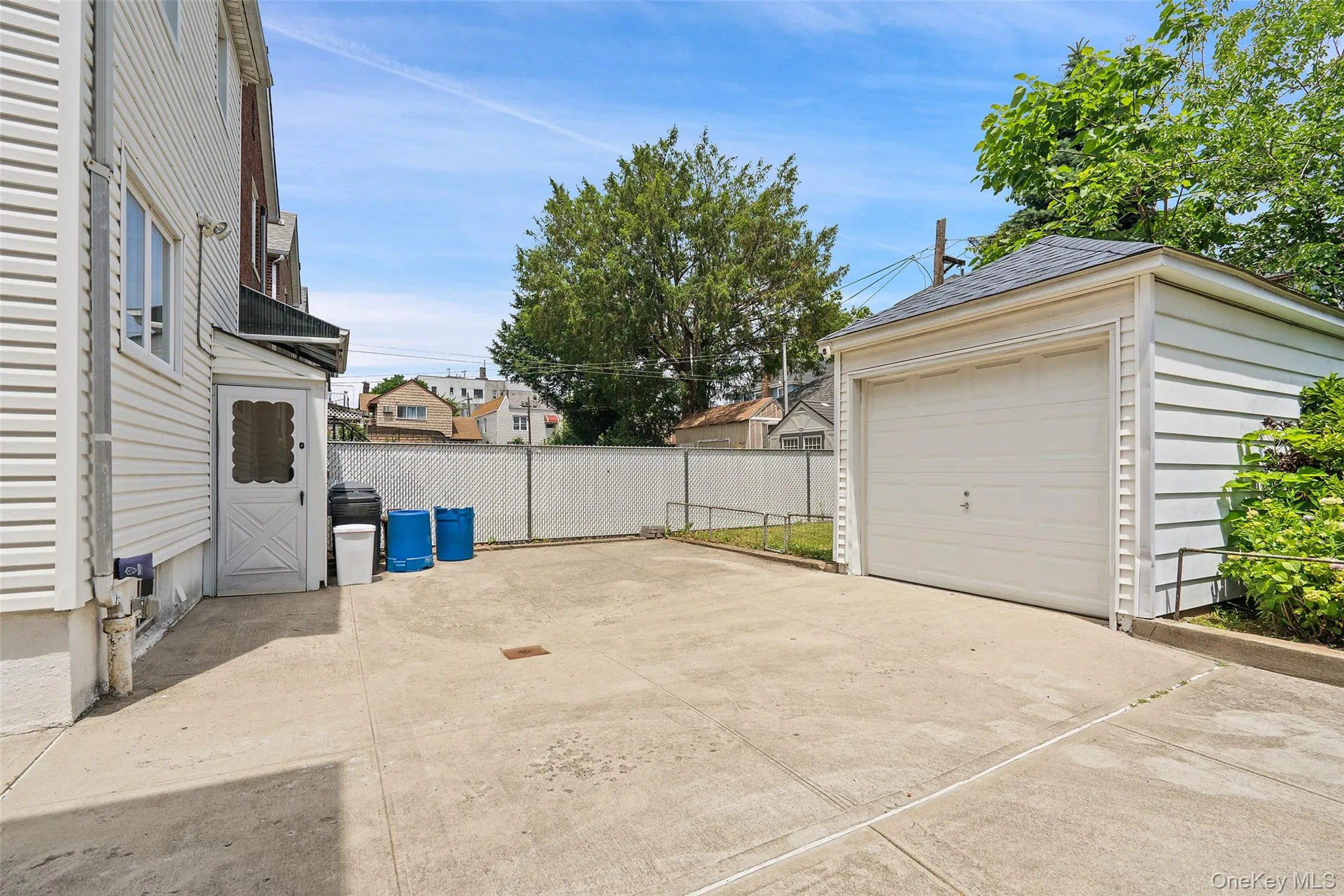 1372 Hollywood Avenue, New York, NY, 3 Bedrooms Bedrooms, 6 Rooms Rooms,1 BathroomBathrooms,Residential,For Rent,Hollywood,0,970366 1372 Hollywood Avenue, New York, NY, 3 Bedrooms Bedrooms, 6 Rooms Rooms,1 BathroomBathrooms,Residential,For Rent,Hollywood,0,970366