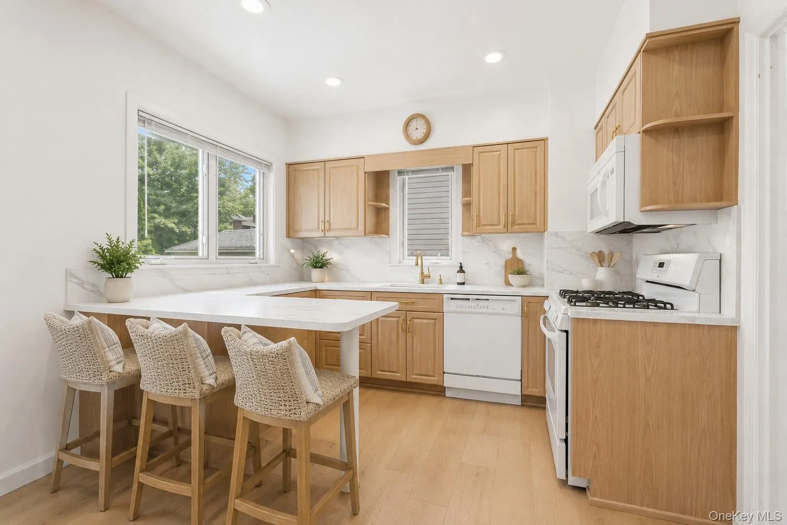 1372 Hollywood Avenue, New York, NY, 3 Bedrooms Bedrooms, 6 Rooms Rooms,1 BathroomBathrooms,Residential,For Rent,Hollywood,0,970366 1372 Hollywood Avenue, New York, NY, 3 Bedrooms Bedrooms, 6 Rooms Rooms,1 BathroomBathrooms,Residential,For Rent,Hollywood,0,970366