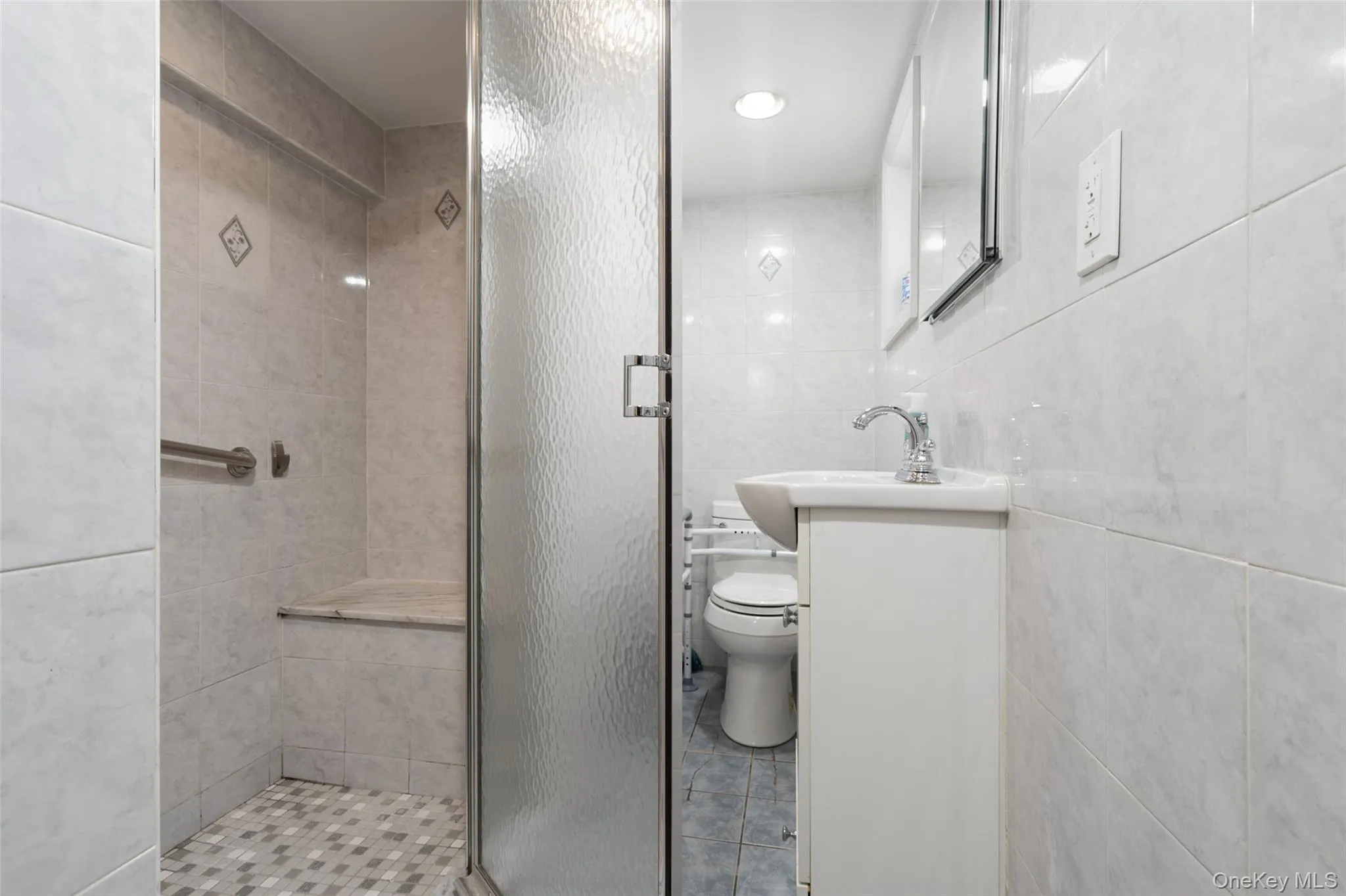1372 Hollywood Avenue, New York, NY, 3 Bedrooms Bedrooms, 6 Rooms Rooms,1 BathroomBathrooms,Residential,For Rent,Hollywood,0,970366 1372 Hollywood Avenue, New York, NY, 3 Bedrooms Bedrooms, 6 Rooms Rooms,1 BathroomBathrooms,Residential,For Rent,Hollywood,0,970366
