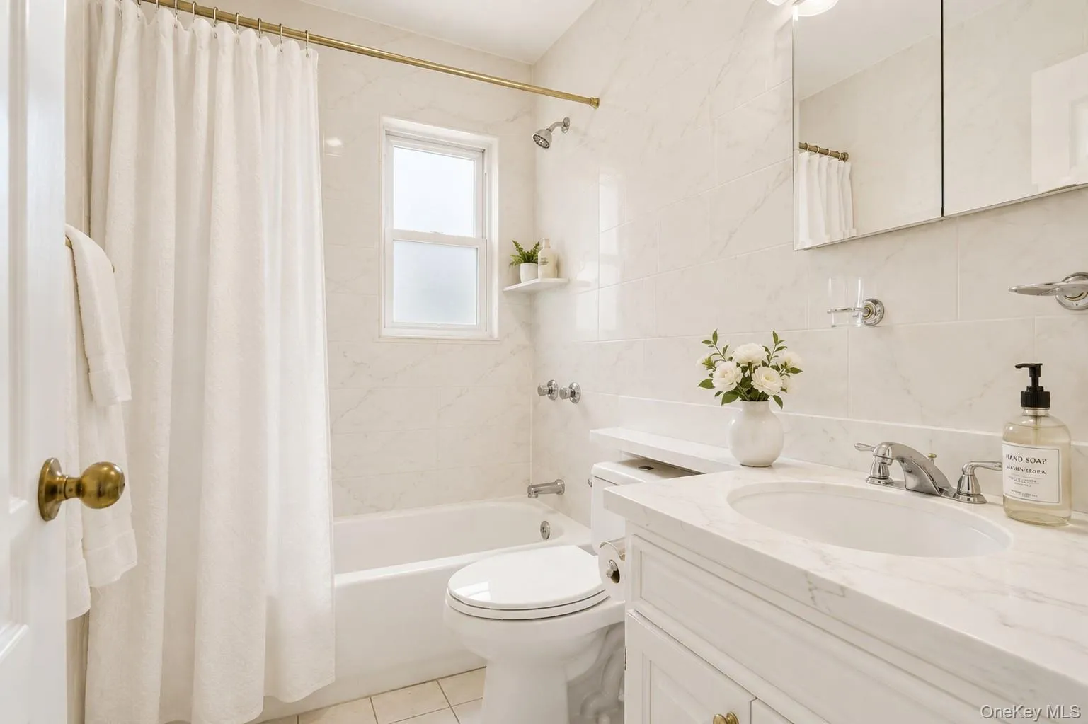 1372 Hollywood Avenue, New York, NY, 3 Bedrooms Bedrooms, 6 Rooms Rooms,1 BathroomBathrooms,Residential,For Rent,Hollywood,0,970366 1372 Hollywood Avenue, New York, NY, 3 Bedrooms Bedrooms, 6 Rooms Rooms,1 BathroomBathrooms,Residential,For Rent,Hollywood,0,970366