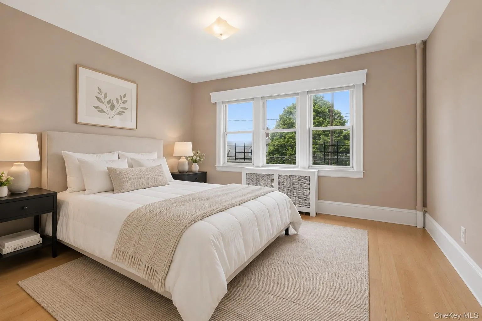 1372 Hollywood Avenue, New York, NY, 3 Bedrooms Bedrooms, 6 Rooms Rooms,1 BathroomBathrooms,Residential,For Rent,Hollywood,0,970366 1372 Hollywood Avenue, New York, NY, 3 Bedrooms Bedrooms, 6 Rooms Rooms,1 BathroomBathrooms,Residential,For Rent,Hollywood,0,970366