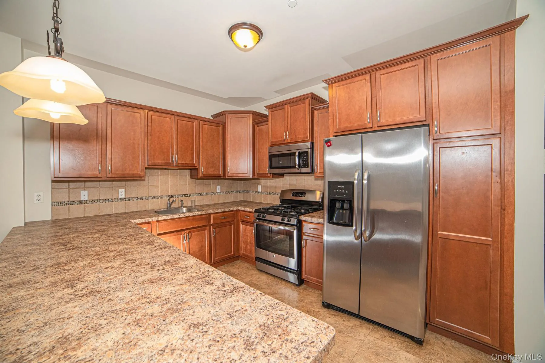 975 Main Street, Babylon, NY, 2 Bedrooms Bedrooms, 5 Rooms Rooms,1 BathroomBathrooms,Residential Lease,For Rent,Main,0,970390 975 Main Street, Babylon, NY, 2 Bedrooms Bedrooms, 5 Rooms Rooms,1 BathroomBathrooms,Residential Lease,For Rent,Main,0,970390