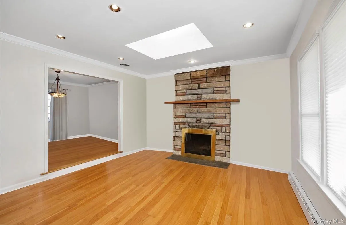 209 Brompton Road, Hempstead, NY, 3 Bedrooms Bedrooms, 7 Rooms Rooms,2 BathroomsBathrooms,Residential Lease,For Rent,Brompton,0,970401 209 Brompton Road, Hempstead, NY, 3 Bedrooms Bedrooms, 7 Rooms Rooms,2 BathroomsBathrooms,Residential Lease,For Rent,Brompton,0,970401