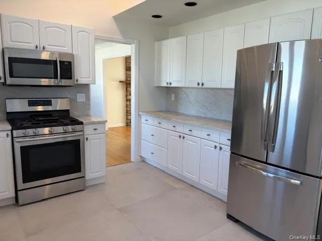 209 Brompton Road, Hempstead, NY, 3 Bedrooms Bedrooms, 7 Rooms Rooms,2 BathroomsBathrooms,Residential Lease,For Rent,Brompton,0,970401 209 Brompton Road, Hempstead, NY, 3 Bedrooms Bedrooms, 7 Rooms Rooms,2 BathroomsBathrooms,Residential Lease,For Rent,Brompton,0,970401