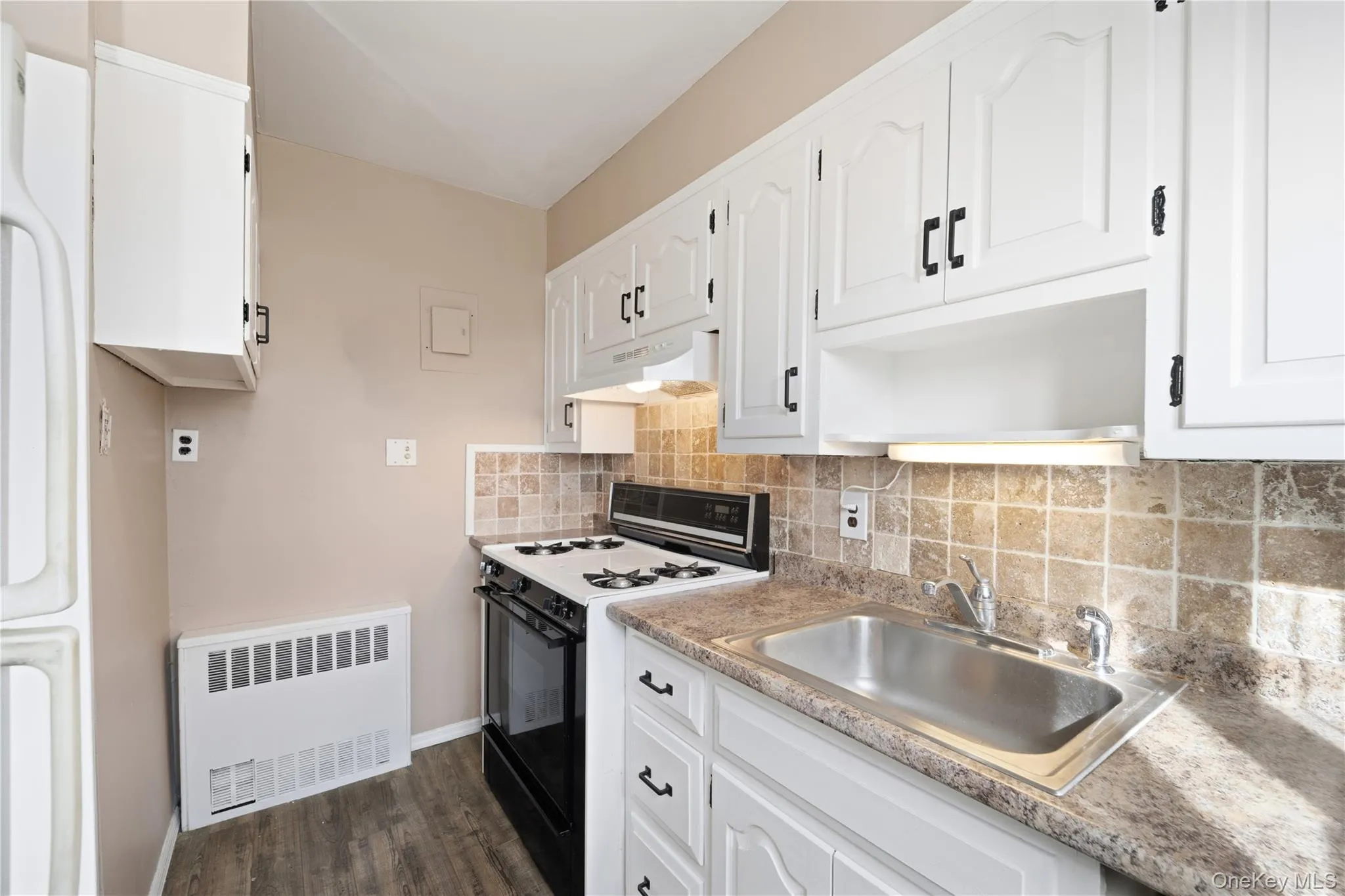 226-10 Manor Road, New York, NY, 2 Bedrooms Bedrooms, 5 Rooms Rooms,1 BathroomBathrooms,Residential,For Rent,Manor,0,970416 226-10 Manor Road, New York, NY, 2 Bedrooms Bedrooms, 5 Rooms Rooms,1 BathroomBathrooms,Residential,For Rent,Manor,0,970416