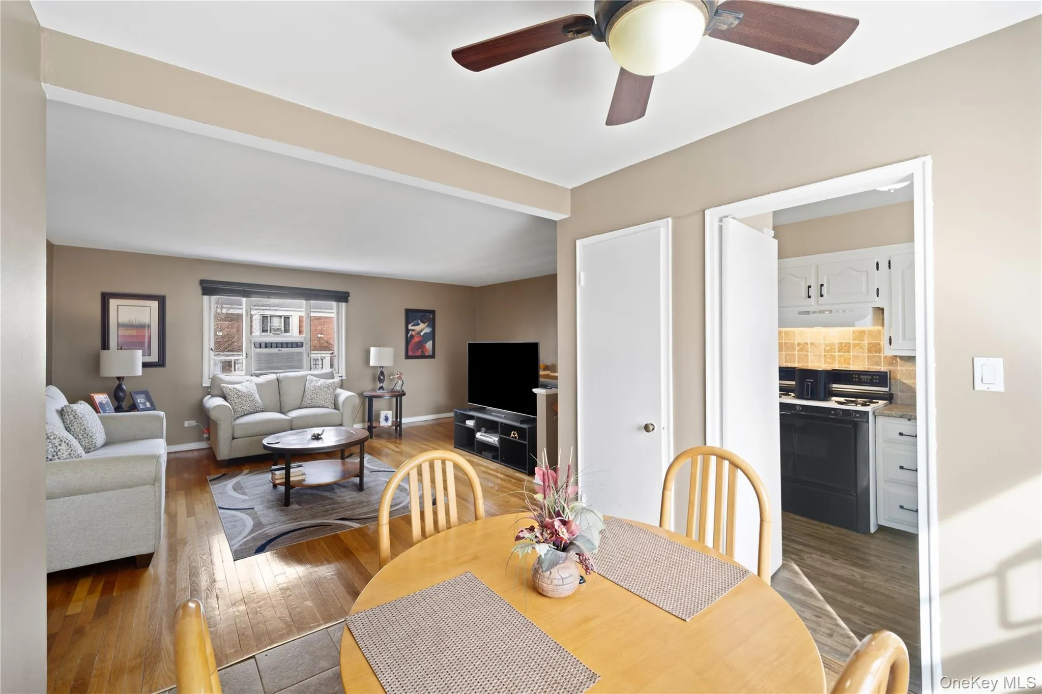 226-10 Manor Road, New York, NY, 2 Bedrooms Bedrooms, 5 Rooms Rooms,1 BathroomBathrooms,Residential,For Rent,Manor,0,970416 226-10 Manor Road, New York, NY, 2 Bedrooms Bedrooms, 5 Rooms Rooms,1 BathroomBathrooms,Residential,For Rent,Manor,0,970416