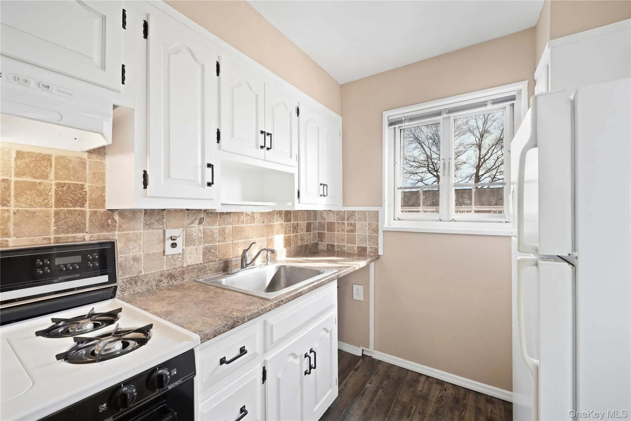 226-10 Manor Road, New York, NY, 2 Bedrooms Bedrooms, 5 Rooms Rooms,1 BathroomBathrooms,Residential,For Rent,Manor,0,970416 226-10 Manor Road, New York, NY, 2 Bedrooms Bedrooms, 5 Rooms Rooms,1 BathroomBathrooms,Residential,For Rent,Manor,0,970416
