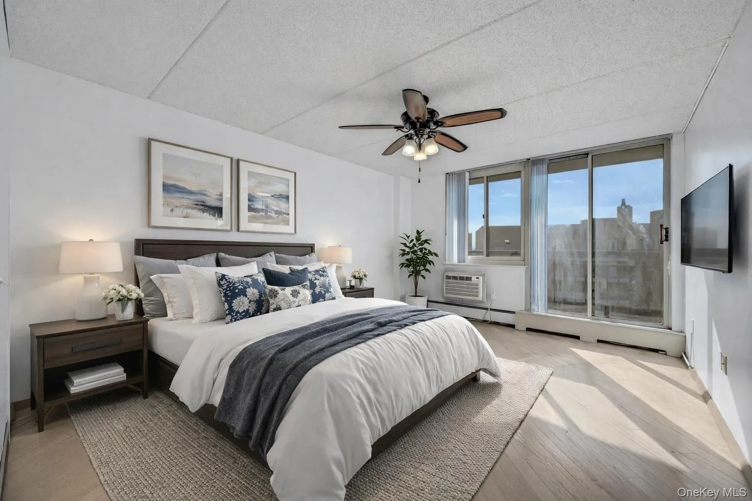 Large Primary Bedroom. Virtually staged. Large Primary Bedroom. Virtually staged.