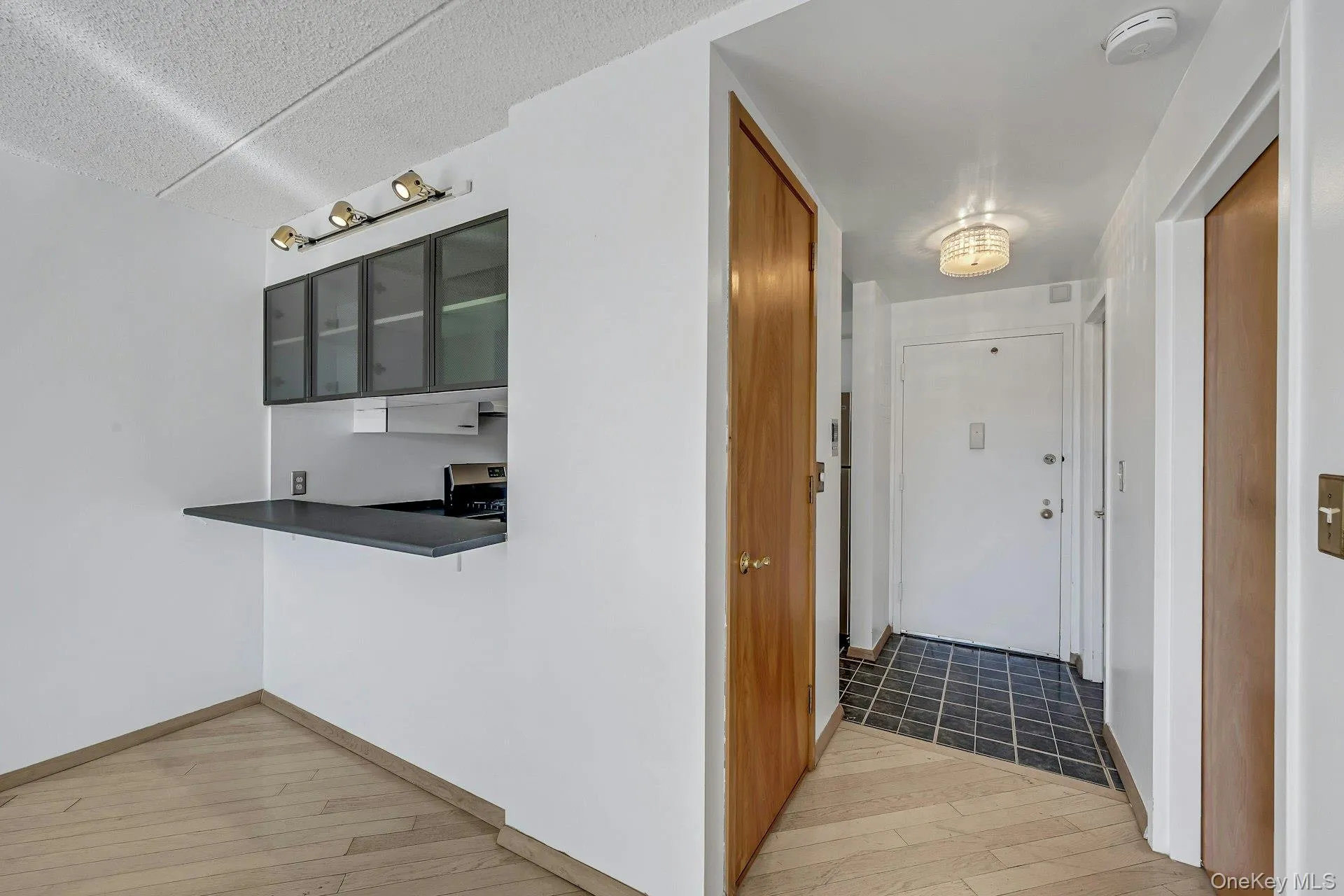 Entry Foyer with view of breakfast bar. Entry Foyer with view of breakfast bar.