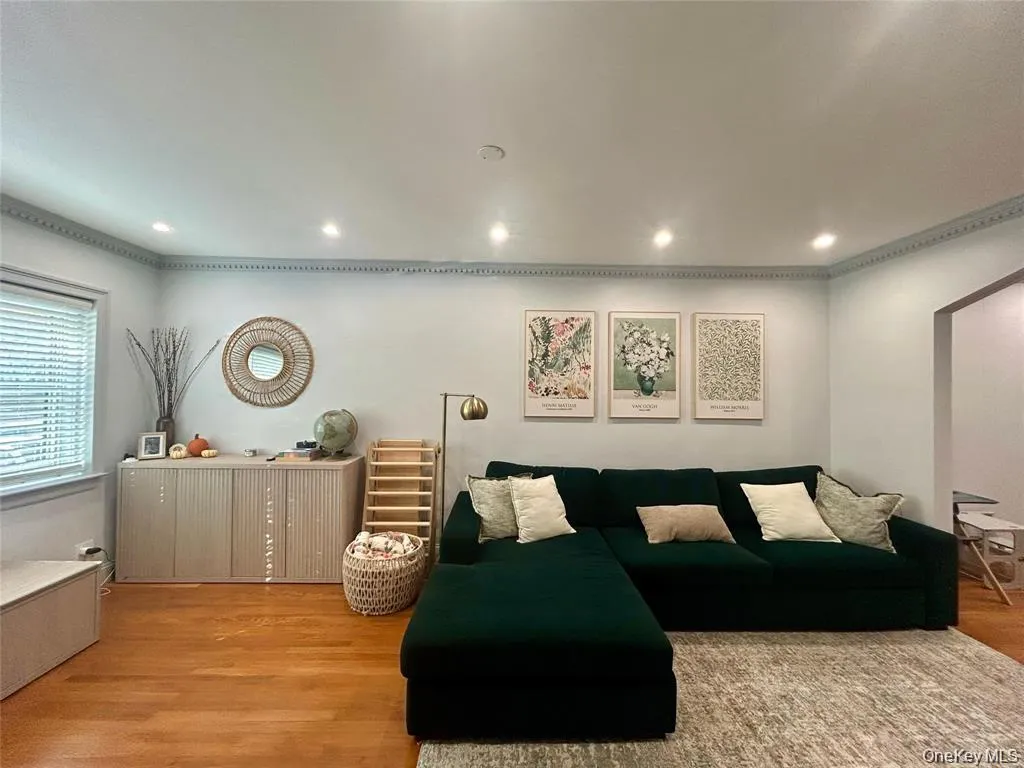65-43 Alderton Street, New York, NY, 3 Bedrooms Bedrooms, 6 Rooms Rooms,1 BathroomBathrooms,Residential Lease,For Rent,Alderton,0,970439 65-43 Alderton Street, New York, NY, 3 Bedrooms Bedrooms, 6 Rooms Rooms,1 BathroomBathrooms,Residential Lease,For Rent,Alderton,0,970439