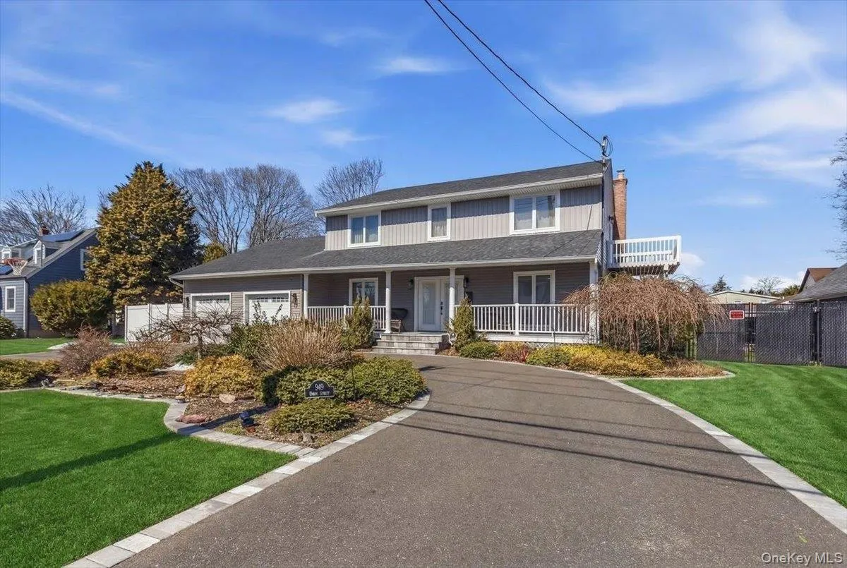 949 Union Street, Islip, NY, 4 Bedrooms Bedrooms, 13 Rooms Rooms,3 BathroomsBathrooms,Residential,For Rent,Union,0,970441 949 Union Street, Islip, NY, 4 Bedrooms Bedrooms, 13 Rooms Rooms,3 BathroomsBathrooms,Residential,For Rent,Union,0,970441