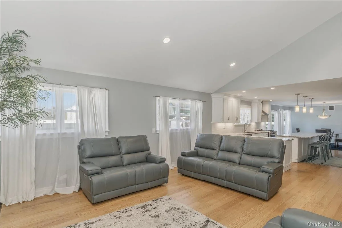 949 Union Street, Islip, NY, 4 Bedrooms Bedrooms, 13 Rooms Rooms,3 BathroomsBathrooms,Residential,For Rent,Union,0,970441 949 Union Street, Islip, NY, 4 Bedrooms Bedrooms, 13 Rooms Rooms,3 BathroomsBathrooms,Residential,For Rent,Union,0,970441