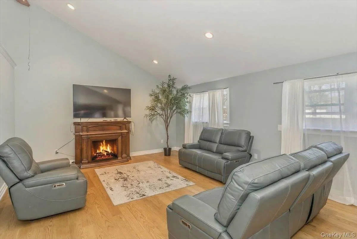 949 Union Street, Islip, NY, 4 Bedrooms Bedrooms, 13 Rooms Rooms,3 BathroomsBathrooms,Residential,For Rent,Union,0,970441 949 Union Street, Islip, NY, 4 Bedrooms Bedrooms, 13 Rooms Rooms,3 BathroomsBathrooms,Residential,For Rent,Union,0,970441