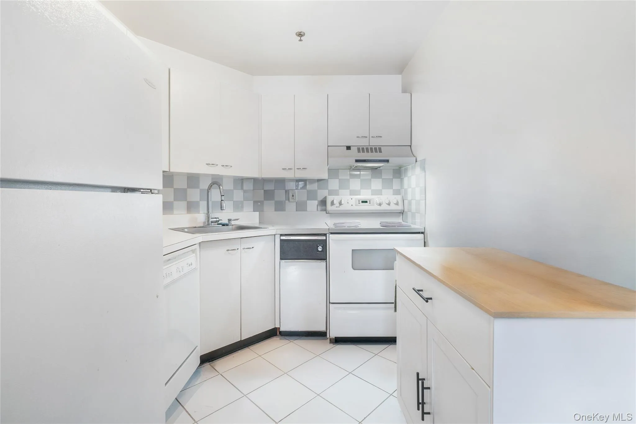 75 Mc Kinley Avenue, White Plains, NY, 1 Bedroom Bedrooms, 3 Rooms Rooms,1 BathroomBathrooms,Residential,For Rent,Mc Kinley,0,970465 75 Mc Kinley Avenue, White Plains, NY, 1 Bedroom Bedrooms, 3 Rooms Rooms,1 BathroomBathrooms,Residential,For Rent,Mc Kinley,0,970465