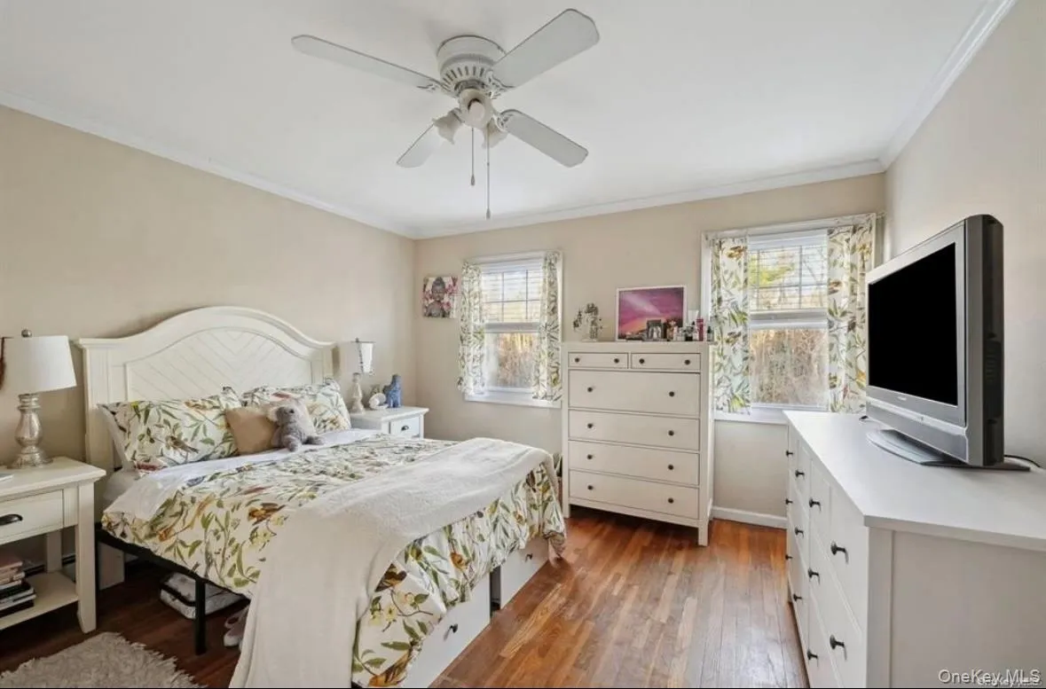 23 Westbury Road, Southampton, NY, 4 Bedrooms Bedrooms, 8 Rooms Rooms,3 BathroomsBathrooms,Residential Lease,For Rent,Westbury,0,970480 23 Westbury Road, Southampton, NY, 4 Bedrooms Bedrooms, 8 Rooms Rooms,3 BathroomsBathrooms,Residential Lease,For Rent,Westbury,0,970480