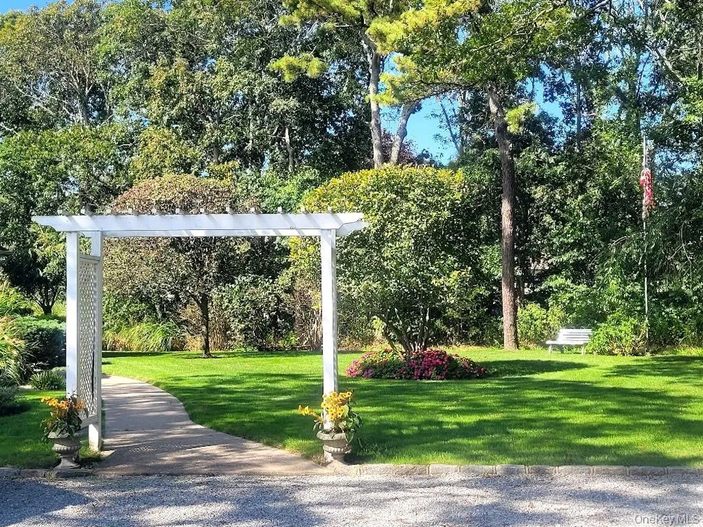 23 Westbury Road, Southampton, NY, 4 Bedrooms Bedrooms, 8 Rooms Rooms,3 BathroomsBathrooms,Residential Lease,For Rent,Westbury,0,970480 23 Westbury Road, Southampton, NY, 4 Bedrooms Bedrooms, 8 Rooms Rooms,3 BathroomsBathrooms,Residential Lease,For Rent,Westbury,0,970480