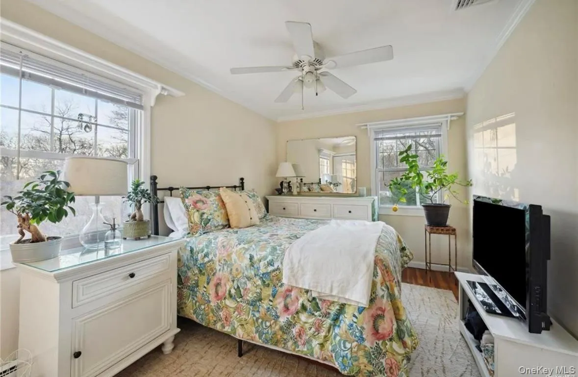 23 Westbury Road, Southampton, NY, 4 Bedrooms Bedrooms, 8 Rooms Rooms,3 BathroomsBathrooms,Residential Lease,For Rent,Westbury,0,970480 23 Westbury Road, Southampton, NY, 4 Bedrooms Bedrooms, 8 Rooms Rooms,3 BathroomsBathrooms,Residential Lease,For Rent,Westbury,0,970480