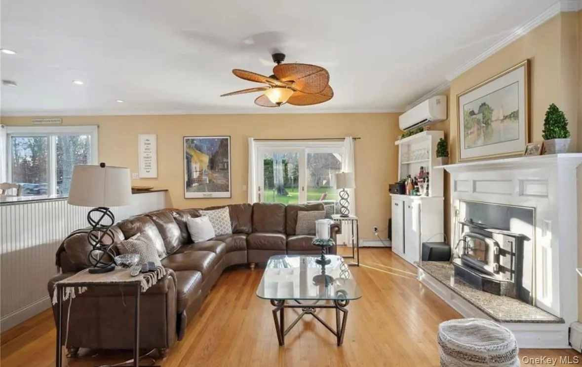 23 Westbury Road, Southampton, NY, 4 Bedrooms Bedrooms, 8 Rooms Rooms,3 BathroomsBathrooms,Residential Lease,For Rent,Westbury,0,970480 23 Westbury Road, Southampton, NY, 4 Bedrooms Bedrooms, 8 Rooms Rooms,3 BathroomsBathrooms,Residential Lease,For Rent,Westbury,0,970480