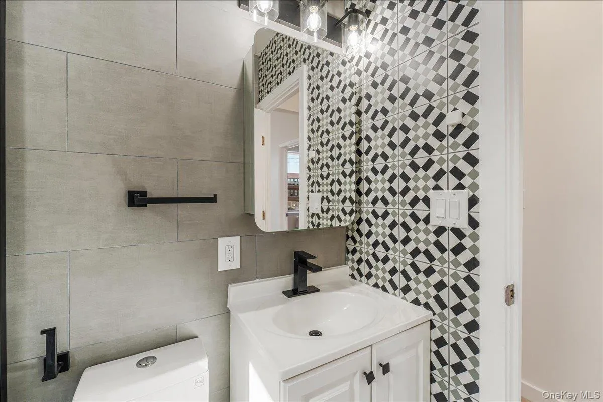 36-34 11th Street, New York, NY, 1 Bedroom Bedrooms, 3 Rooms Rooms,1 BathroomBathrooms,Residential Lease,For Rent,11th,0,970490 36-34 11th Street, New York, NY, 1 Bedroom Bedrooms, 3 Rooms Rooms,1 BathroomBathrooms,Residential Lease,For Rent,11th,0,970490
