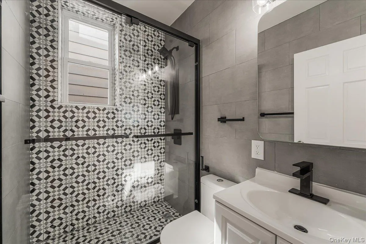 36-34 11th Street, New York, NY, 1 Bedroom Bedrooms, 3 Rooms Rooms,1 BathroomBathrooms,Residential Lease,For Rent,11th,0,970490 36-34 11th Street, New York, NY, 1 Bedroom Bedrooms, 3 Rooms Rooms,1 BathroomBathrooms,Residential Lease,For Rent,11th,0,970490