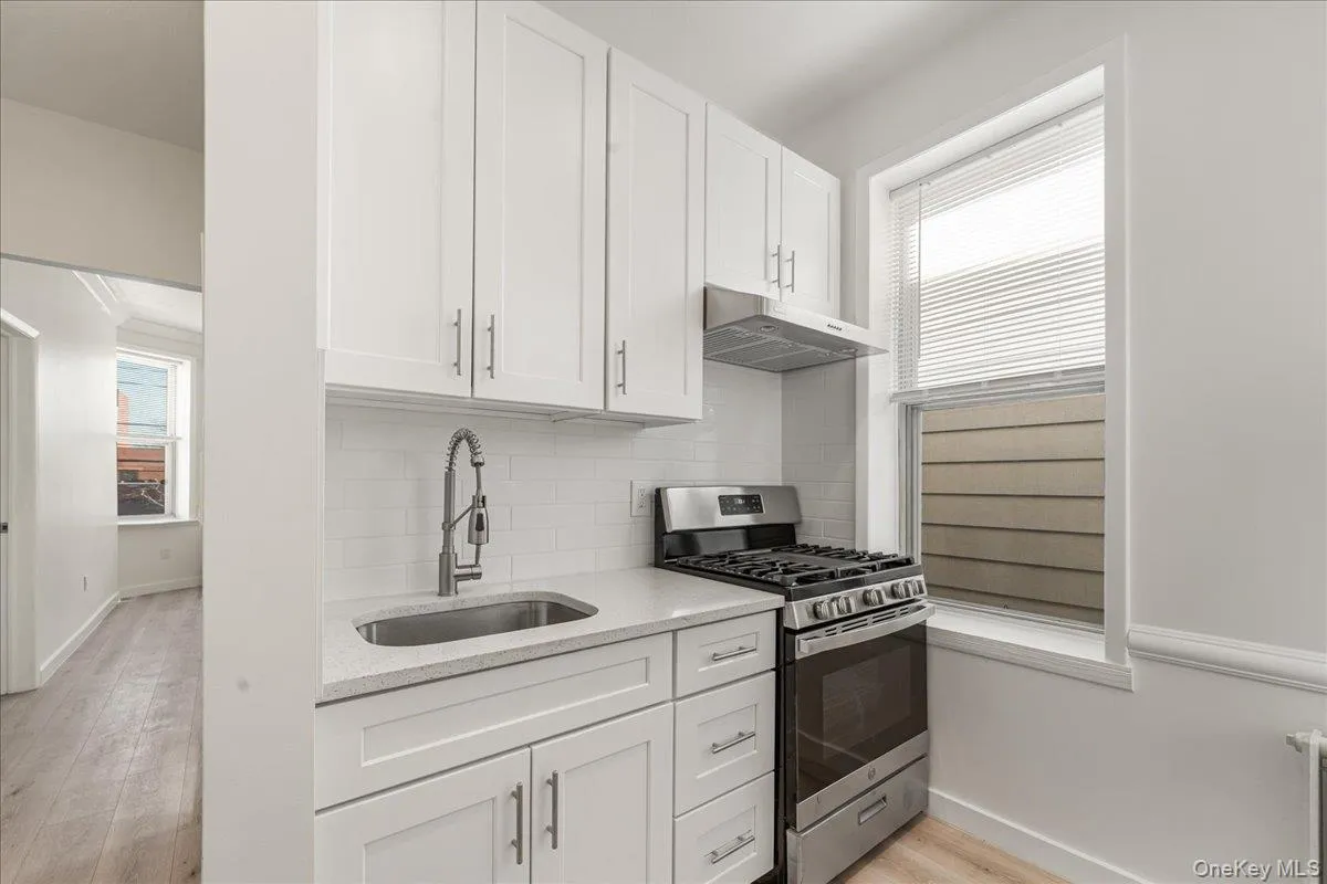 36-34 11th Street, New York, NY, 1 Bedroom Bedrooms, 3 Rooms Rooms,1 BathroomBathrooms,Residential Lease,For Rent,11th,0,970490 36-34 11th Street, New York, NY, 1 Bedroom Bedrooms, 3 Rooms Rooms,1 BathroomBathrooms,Residential Lease,For Rent,11th,0,970490