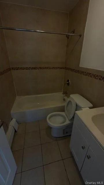 6951 Almeda Avenue, New York, NY, 3 Bedrooms Bedrooms, 4 Rooms Rooms,1 BathroomBathrooms,Residential Lease,For Rent,Almeda,0,970507 6951 Almeda Avenue, New York, NY, 3 Bedrooms Bedrooms, 4 Rooms Rooms,1 BathroomBathrooms,Residential Lease,For Rent,Almeda,0,970507