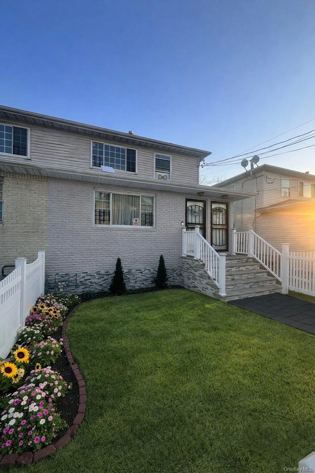 6951 Almeda Avenue, New York, NY, 3 Bedrooms Bedrooms, 4 Rooms Rooms,1 BathroomBathrooms,Residential Lease,For Rent,Almeda,0,970507 6951 Almeda Avenue, New York, NY, 3 Bedrooms Bedrooms, 4 Rooms Rooms,1 BathroomBathrooms,Residential Lease,For Rent,Almeda,0,970507