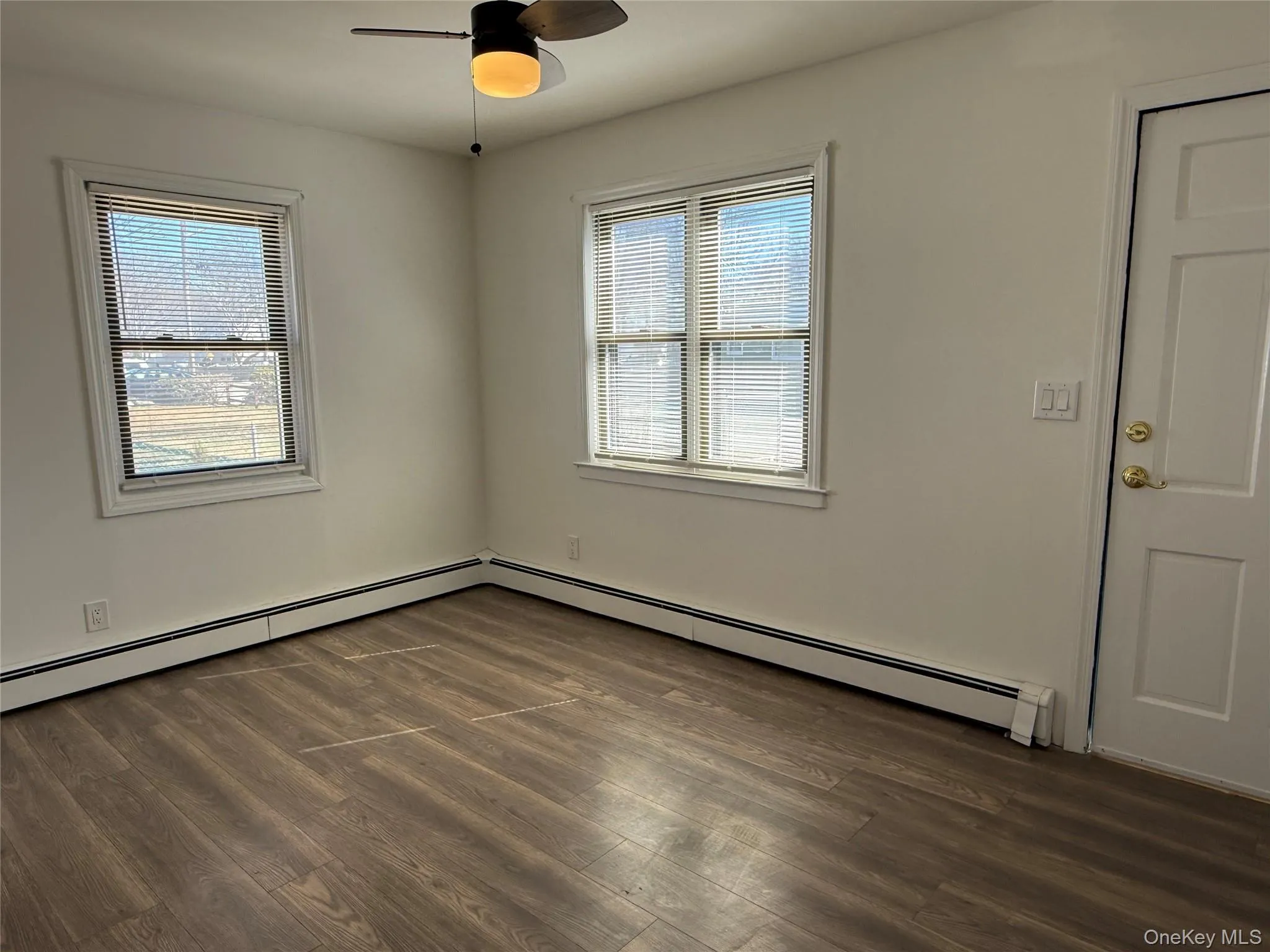 21 Sherwood Drive, Brookhaven, NY, 3 Bedrooms Bedrooms, 5 Rooms Rooms,1 BathroomBathrooms,Residential Lease,For Rent,Sherwood,0,970518 21 Sherwood Drive, Brookhaven, NY, 3 Bedrooms Bedrooms, 5 Rooms Rooms,1 BathroomBathrooms,Residential Lease,For Rent,Sherwood,0,970518