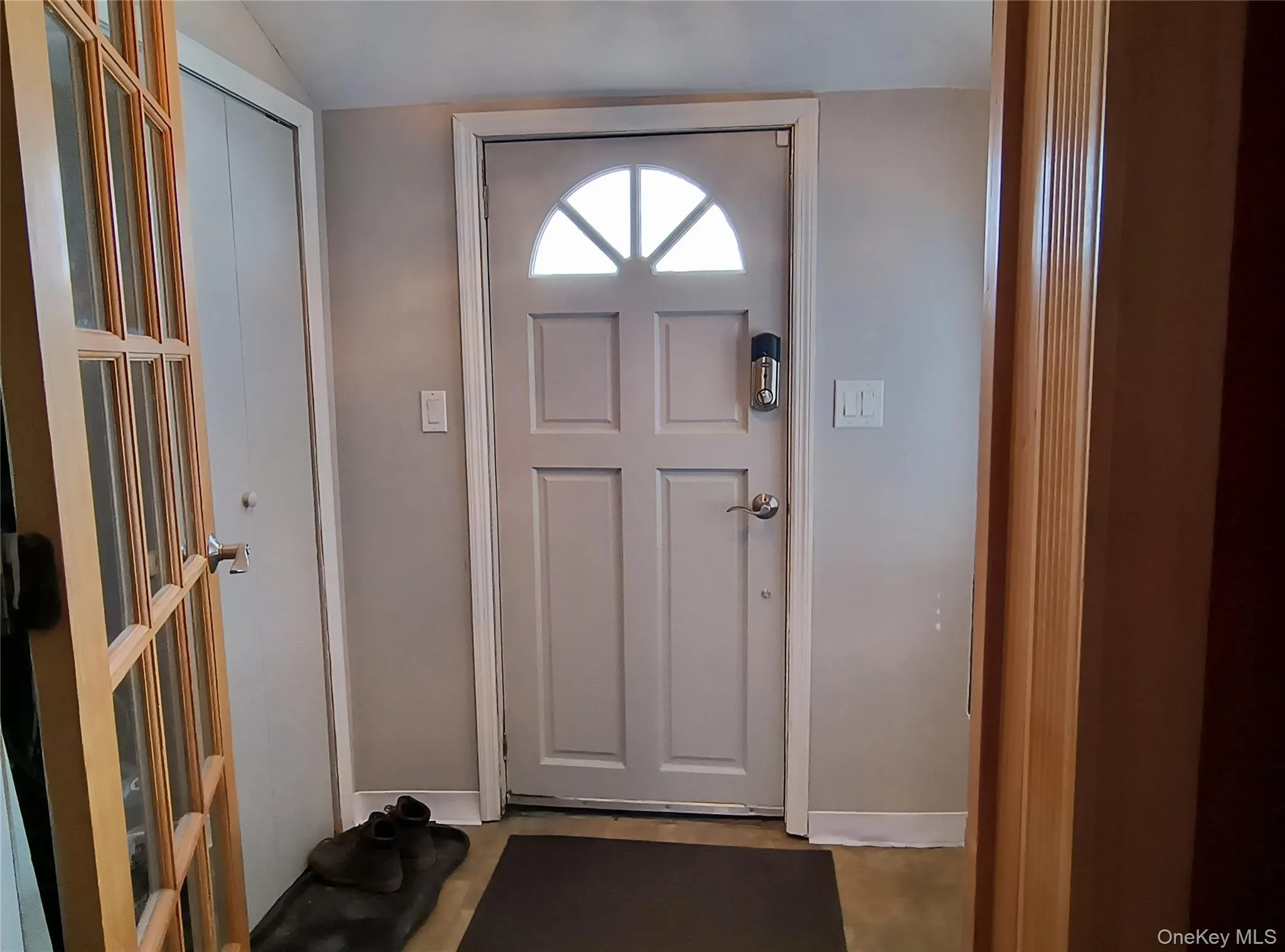 Closet, space for shoes etc! Closet, space for shoes etc!