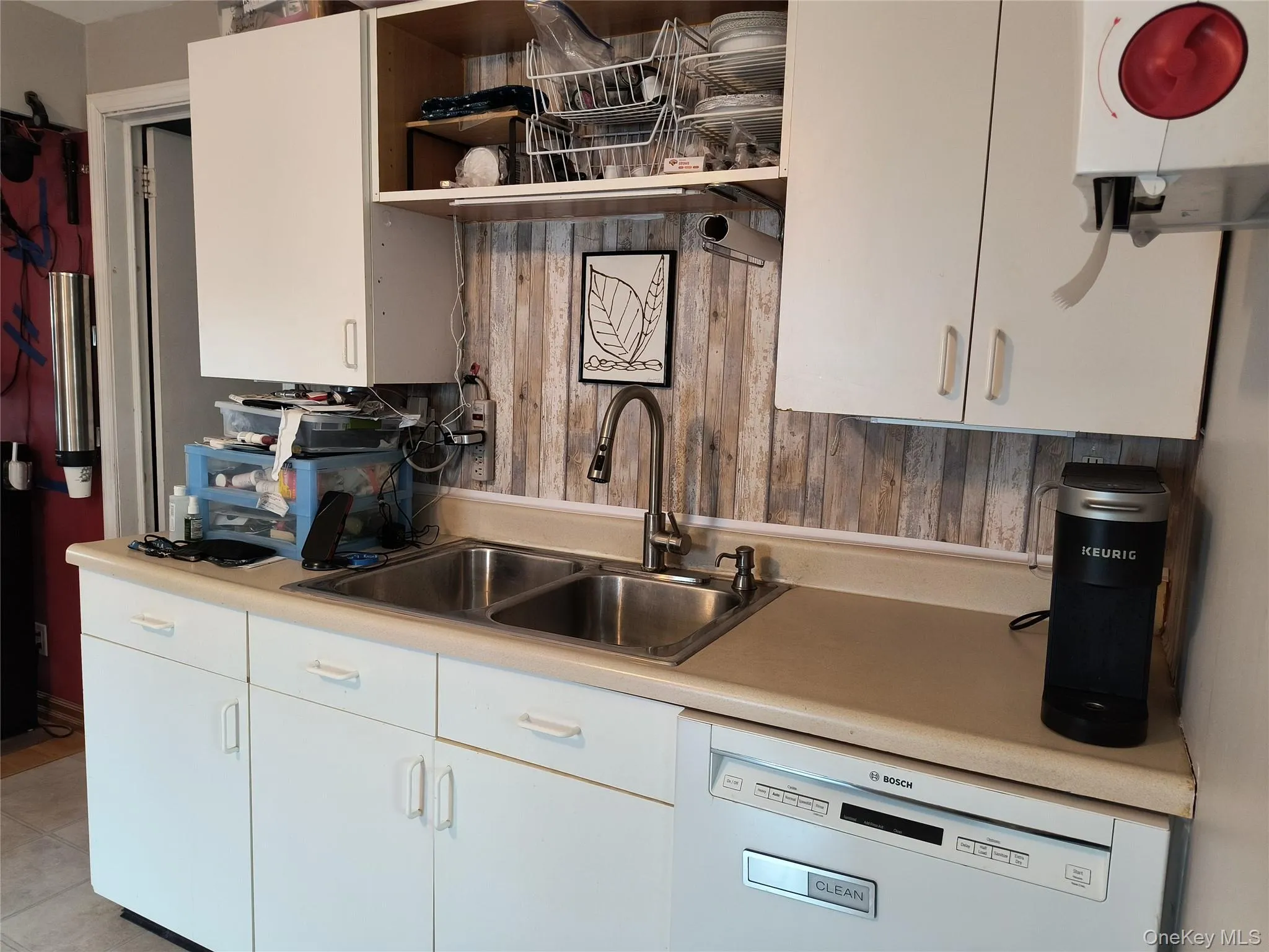 Dishwasher & good cabinet space! Dishwasher & good cabinet space!