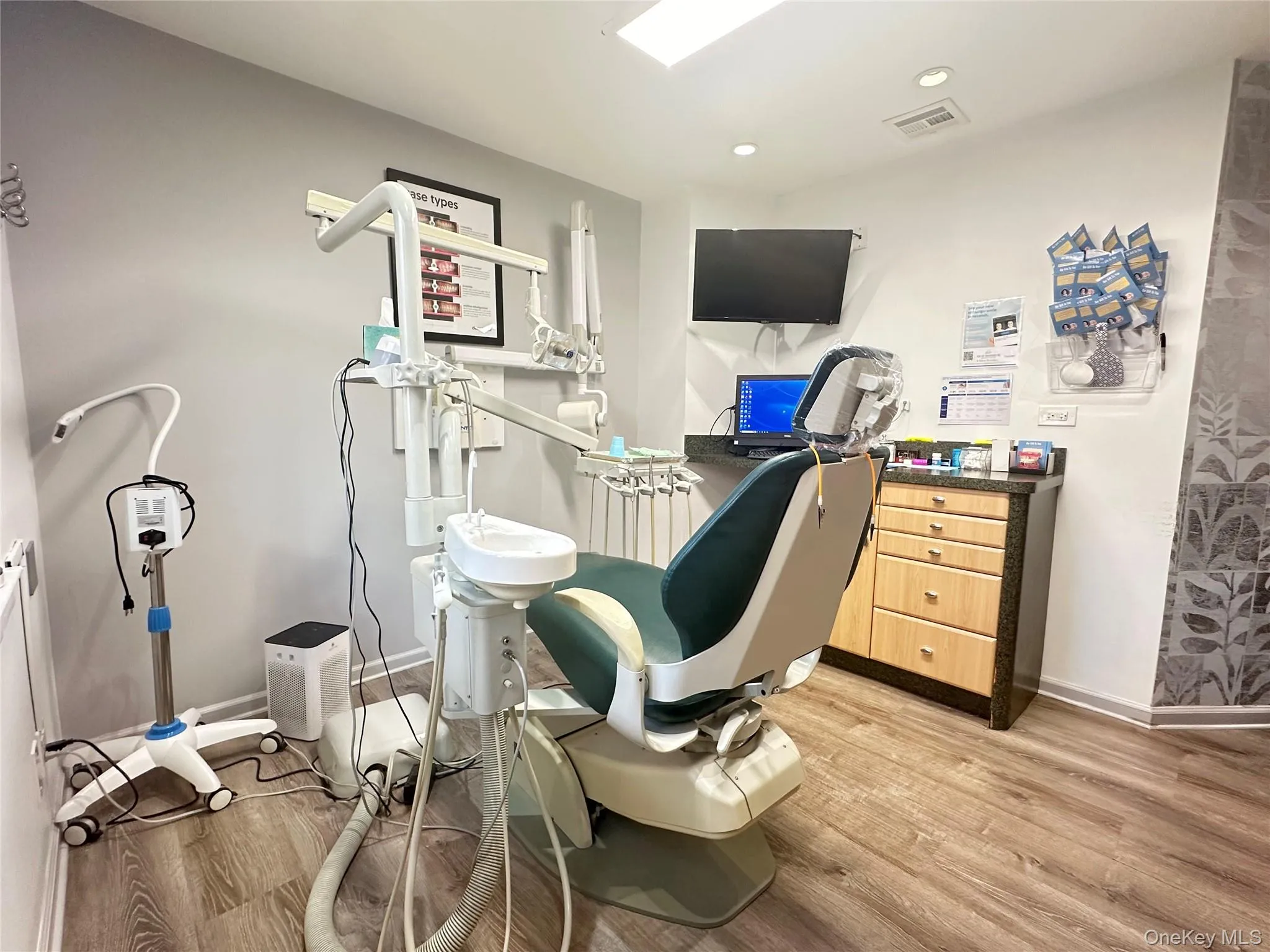 210 Atlantic Avenue, Hempstead, NY, ,Commercial Lease,For Rent,Atlantic,0,970549 210 Atlantic Avenue, Hempstead, NY, ,Commercial Lease,For Rent,Atlantic,0,970549