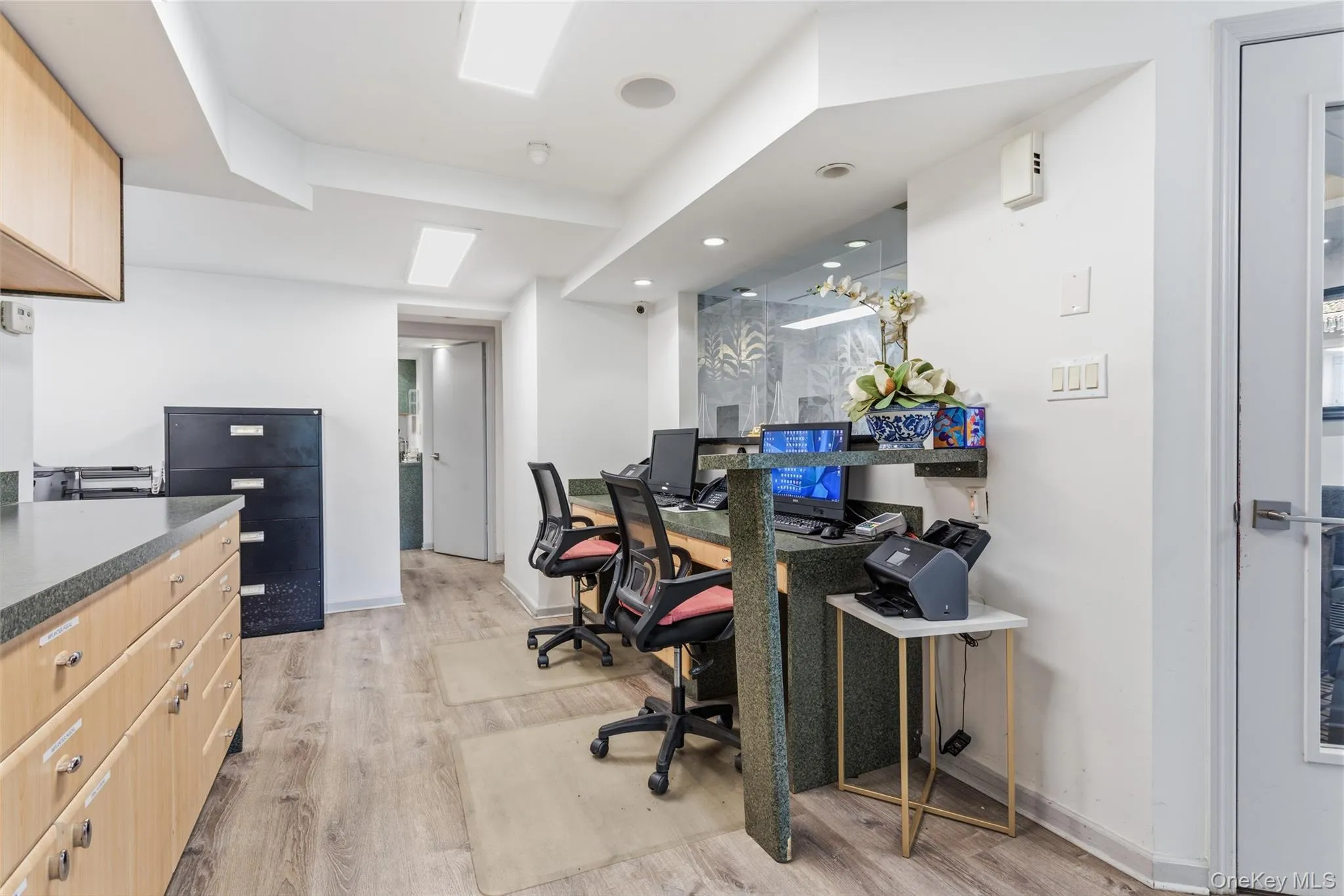 210 Atlantic Avenue, Hempstead, NY, ,Commercial Lease,For Rent,Atlantic,0,970549 210 Atlantic Avenue, Hempstead, NY, ,Commercial Lease,For Rent,Atlantic,0,970549