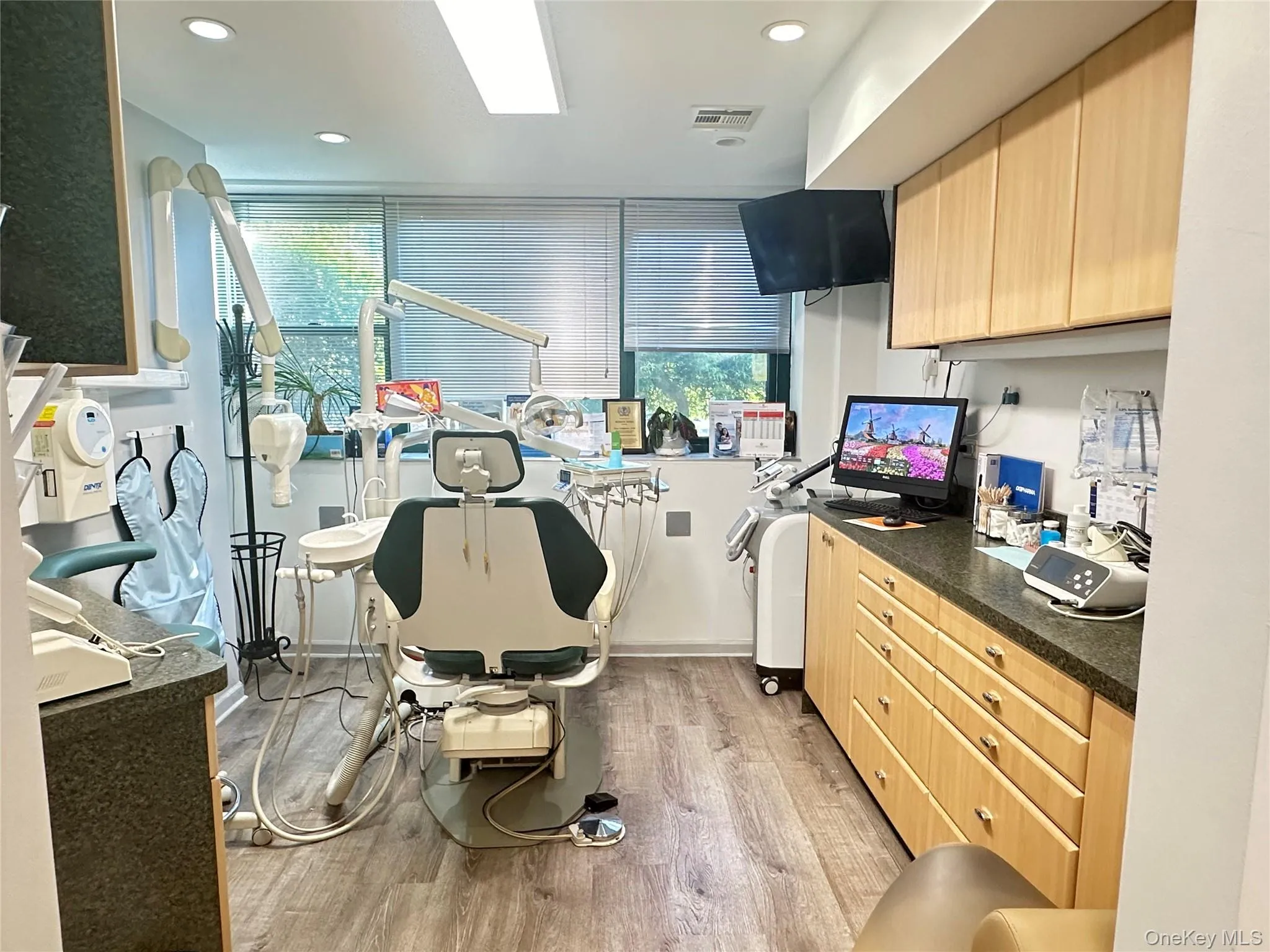 210 Atlantic Avenue, Hempstead, NY, ,Commercial Lease,For Rent,Atlantic,0,970549 210 Atlantic Avenue, Hempstead, NY, ,Commercial Lease,For Rent,Atlantic,0,970549