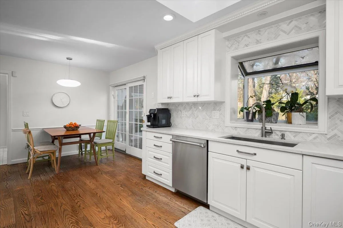 9 Cherry Lane, Greenburgh, NY, 5 Bedrooms Bedrooms, 11 Rooms Rooms,4 BathroomsBathrooms,Residential Lease,For Rent,Cherry,0,970576 9 Cherry Lane, Greenburgh, NY, 5 Bedrooms Bedrooms, 11 Rooms Rooms,4 BathroomsBathrooms,Residential Lease,For Rent,Cherry,0,970576