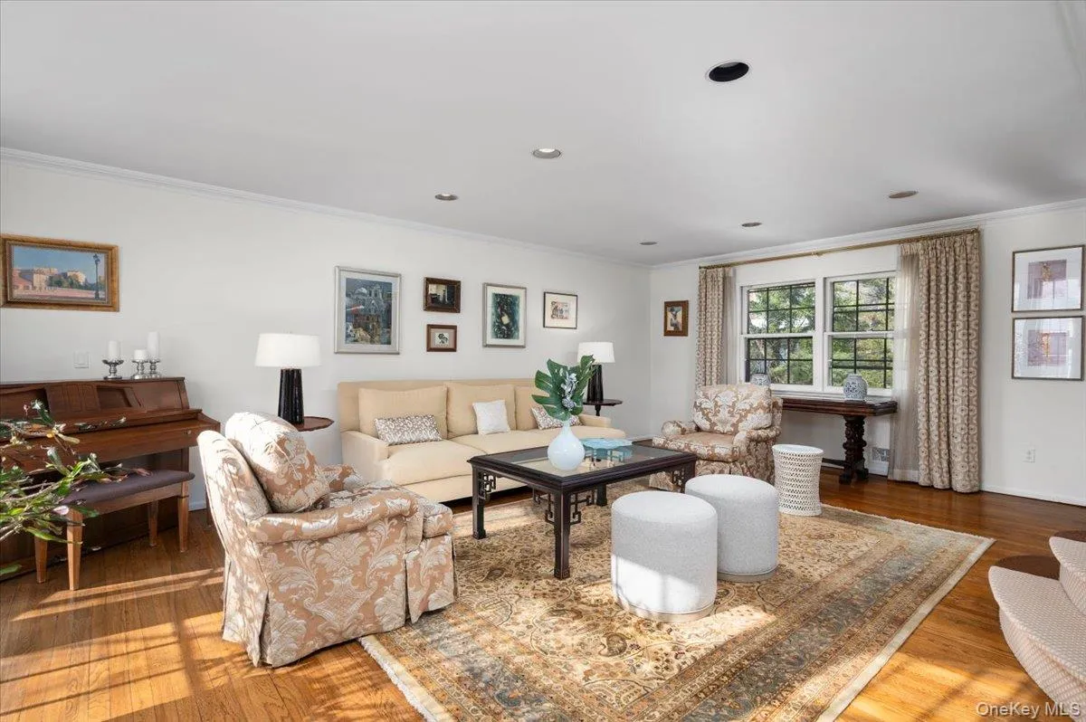 9 Cherry Lane, Greenburgh, NY, 5 Bedrooms Bedrooms, 11 Rooms Rooms,4 BathroomsBathrooms,Residential Lease,For Rent,Cherry,0,970576 9 Cherry Lane, Greenburgh, NY, 5 Bedrooms Bedrooms, 11 Rooms Rooms,4 BathroomsBathrooms,Residential Lease,For Rent,Cherry,0,970576