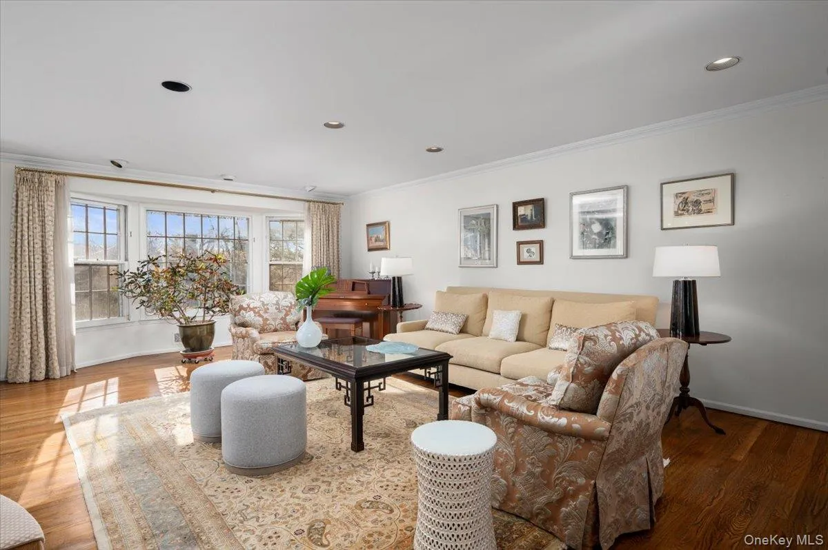 9 Cherry Lane, Greenburgh, NY, 5 Bedrooms Bedrooms, 11 Rooms Rooms,4 BathroomsBathrooms,Residential Lease,For Rent,Cherry,0,970576 9 Cherry Lane, Greenburgh, NY, 5 Bedrooms Bedrooms, 11 Rooms Rooms,4 BathroomsBathrooms,Residential Lease,For Rent,Cherry,0,970576