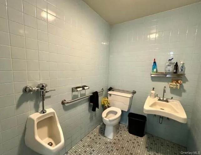 211 Depot Road, Huntington, NY, ,Commercial Lease,For Rent,Depot,0,970586 211 Depot Road, Huntington, NY, ,Commercial Lease,For Rent,Depot,0,970586