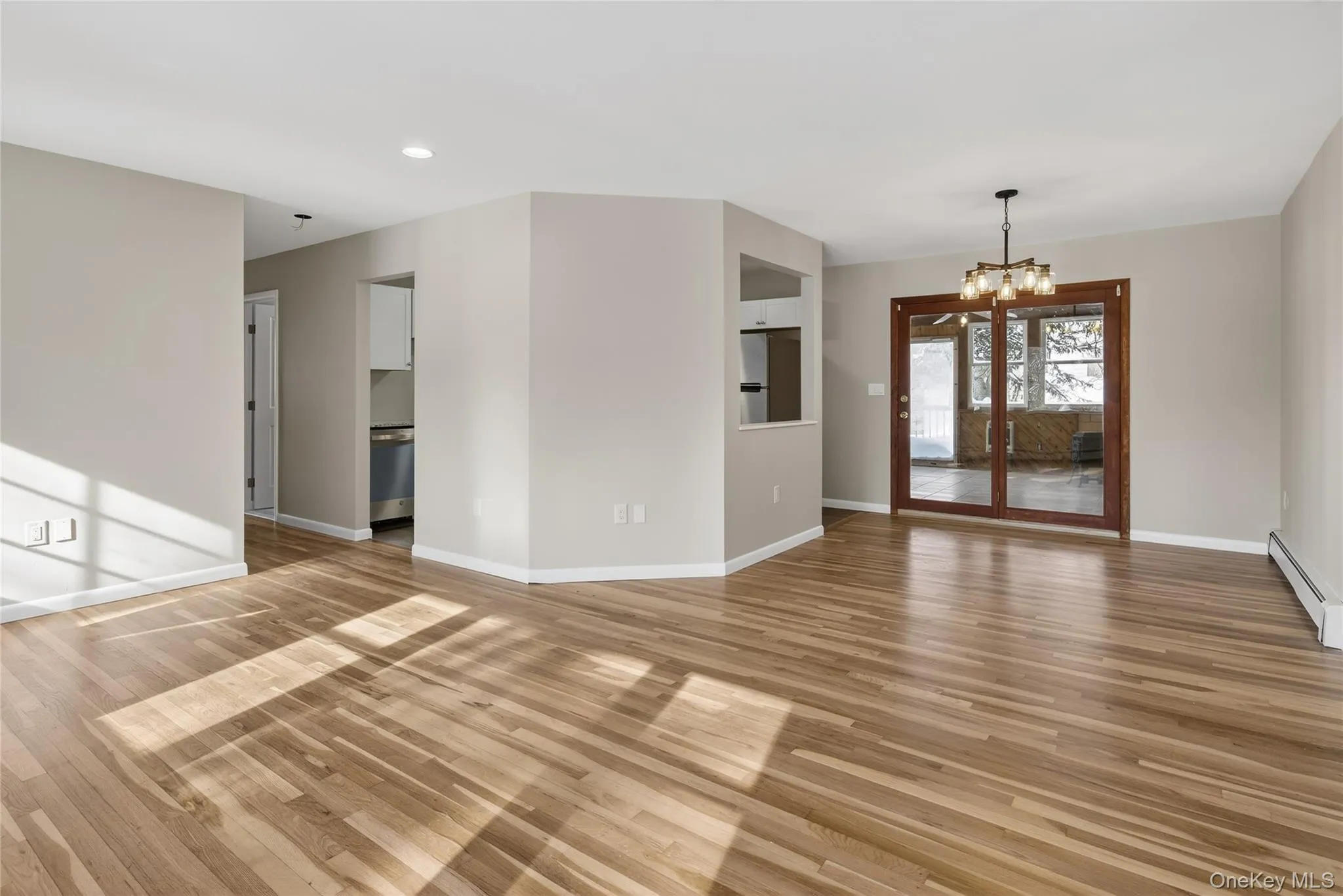 Generous dining area Generous dining area