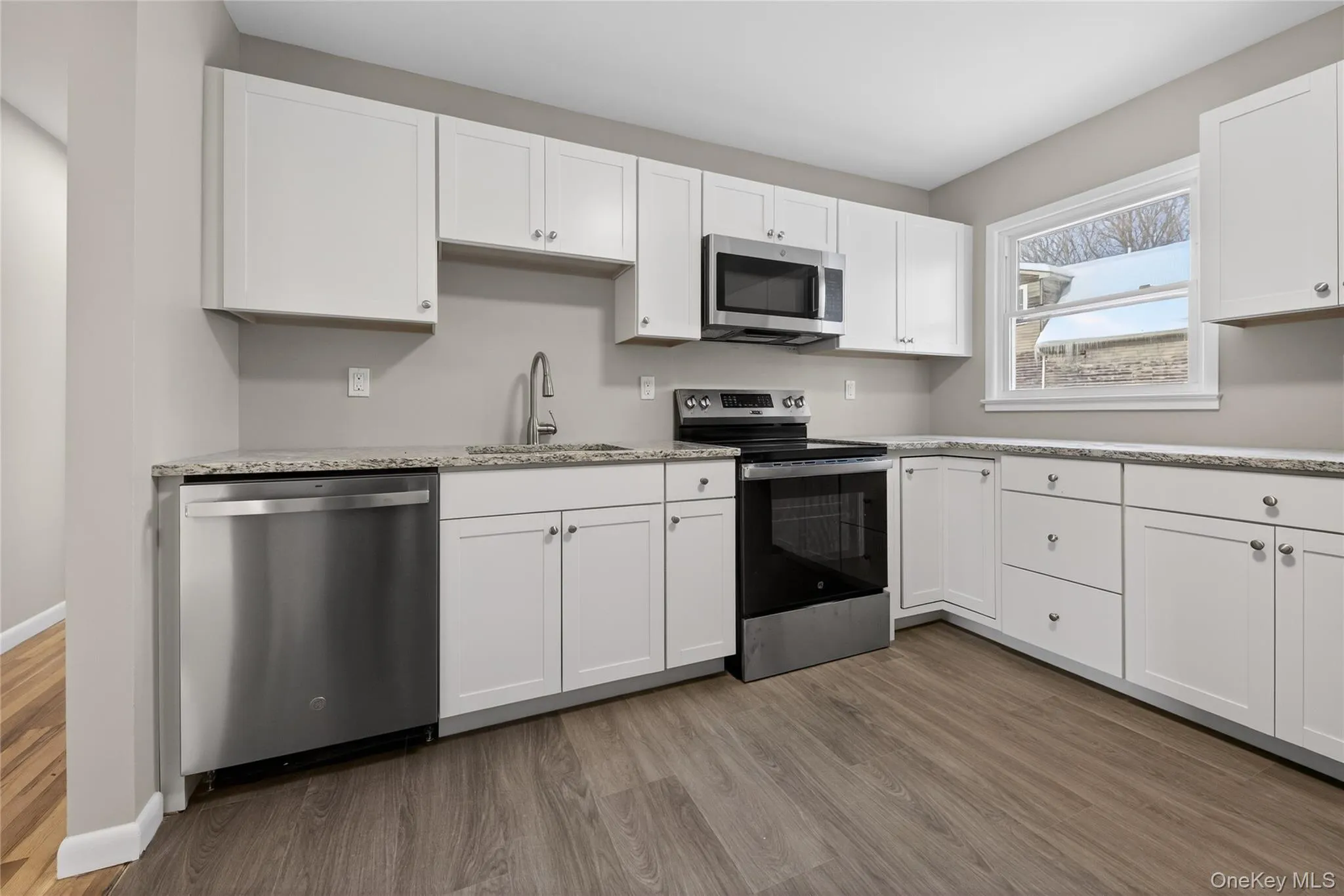 Granite counters, stainless steel appliances Granite counters, stainless steel appliances