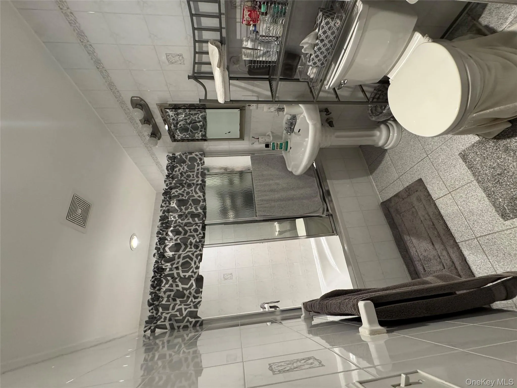 6922 64th Place, New York, NY, 3 Bedrooms Bedrooms, 5 Rooms Rooms,1 BathroomBathrooms,Residential Lease,For Rent,64th,0,970627 6922 64th Place, New York, NY, 3 Bedrooms Bedrooms, 5 Rooms Rooms,1 BathroomBathrooms,Residential Lease,For Rent,64th,0,970627